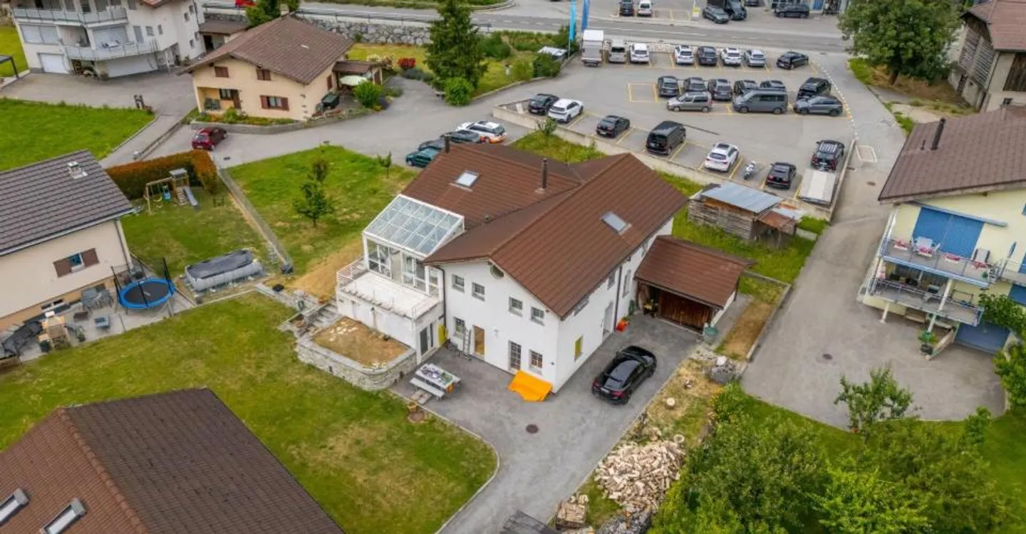 Gepflegtes Familienhaus mit Bergsicht und Wintergarten - Photo 2 of 12