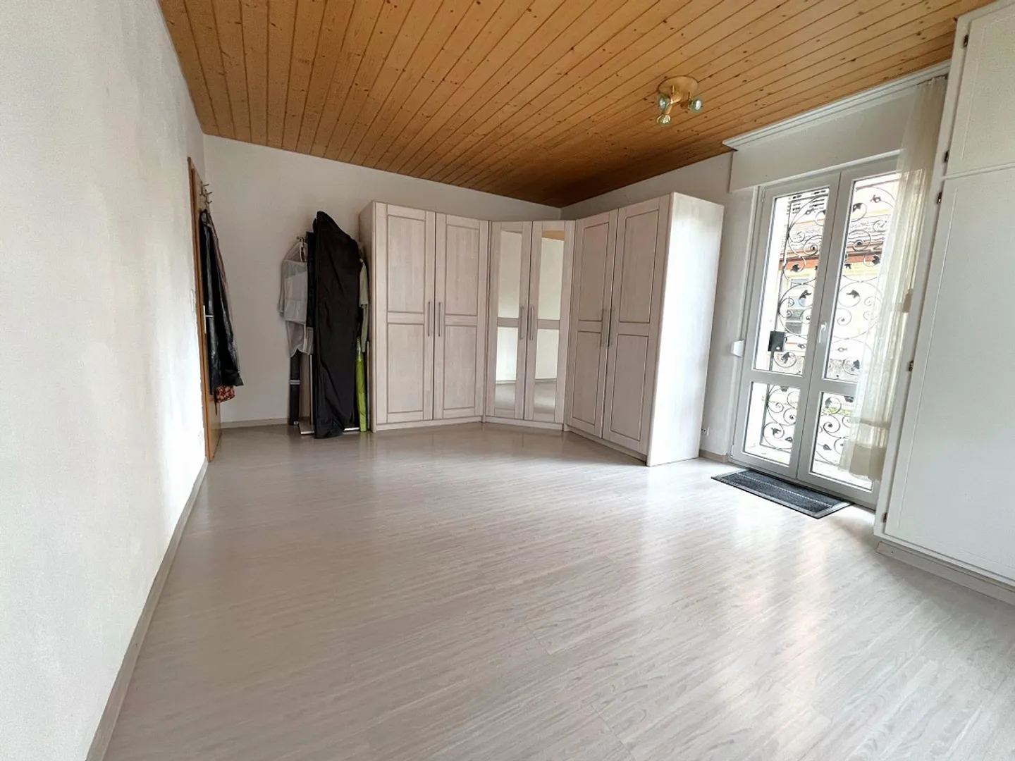 3 ½-Room Apartment with Garden Seating Area, Limited Term - Photo 9 of 13
