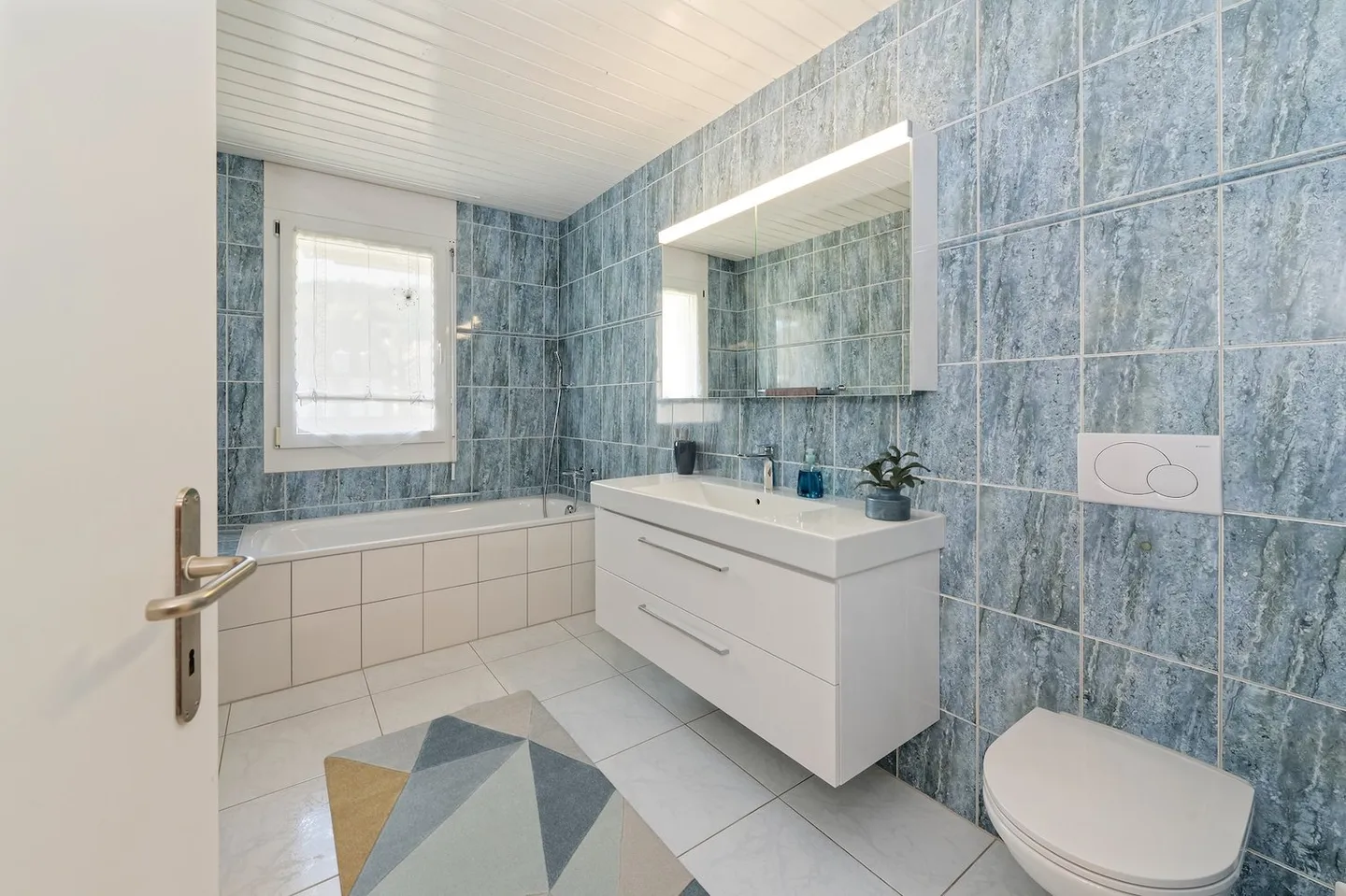 Appartamento attico unico con fascino, tanto spazio e vista ampia - Foto 5 di 7