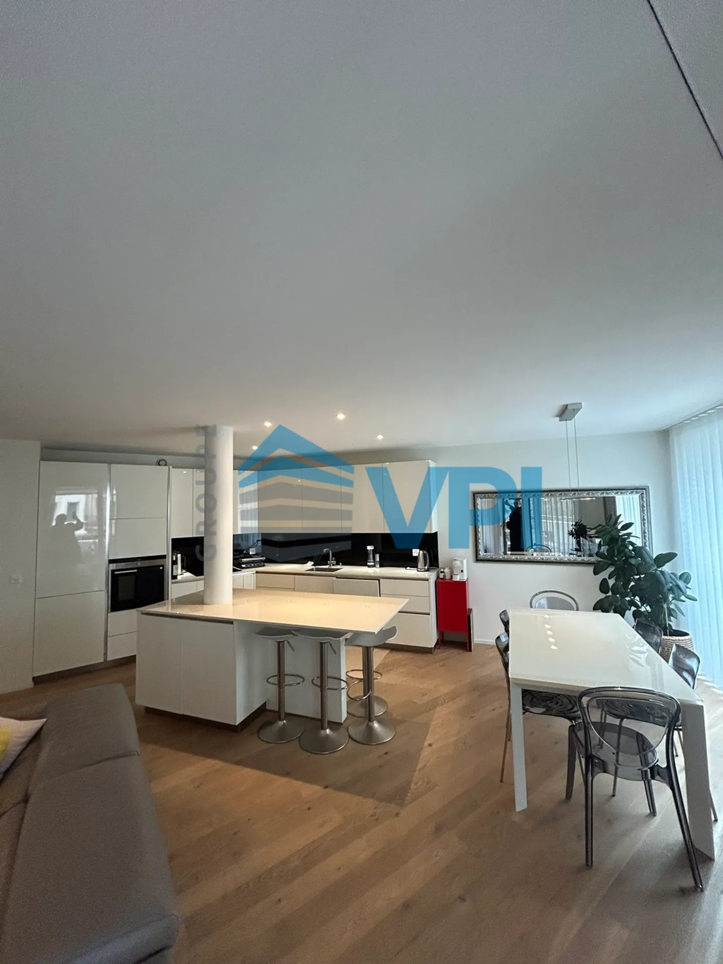 4 stanze con terrazza nel quartiere St Jean Charmilles - Foto 3 di 11