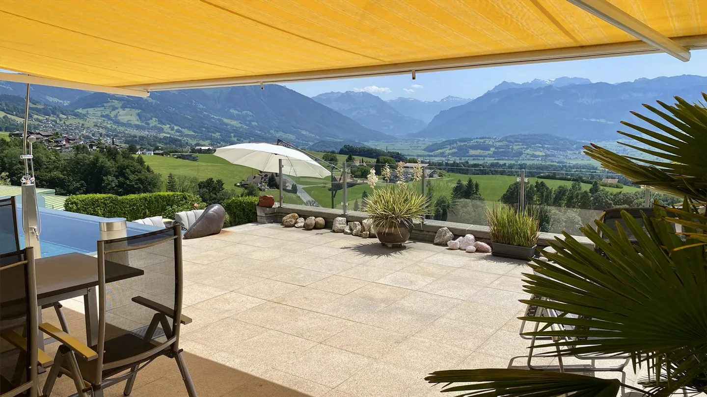 Spacious Single-Family Home with Separate Garden Apartment - Photo 7 of 12