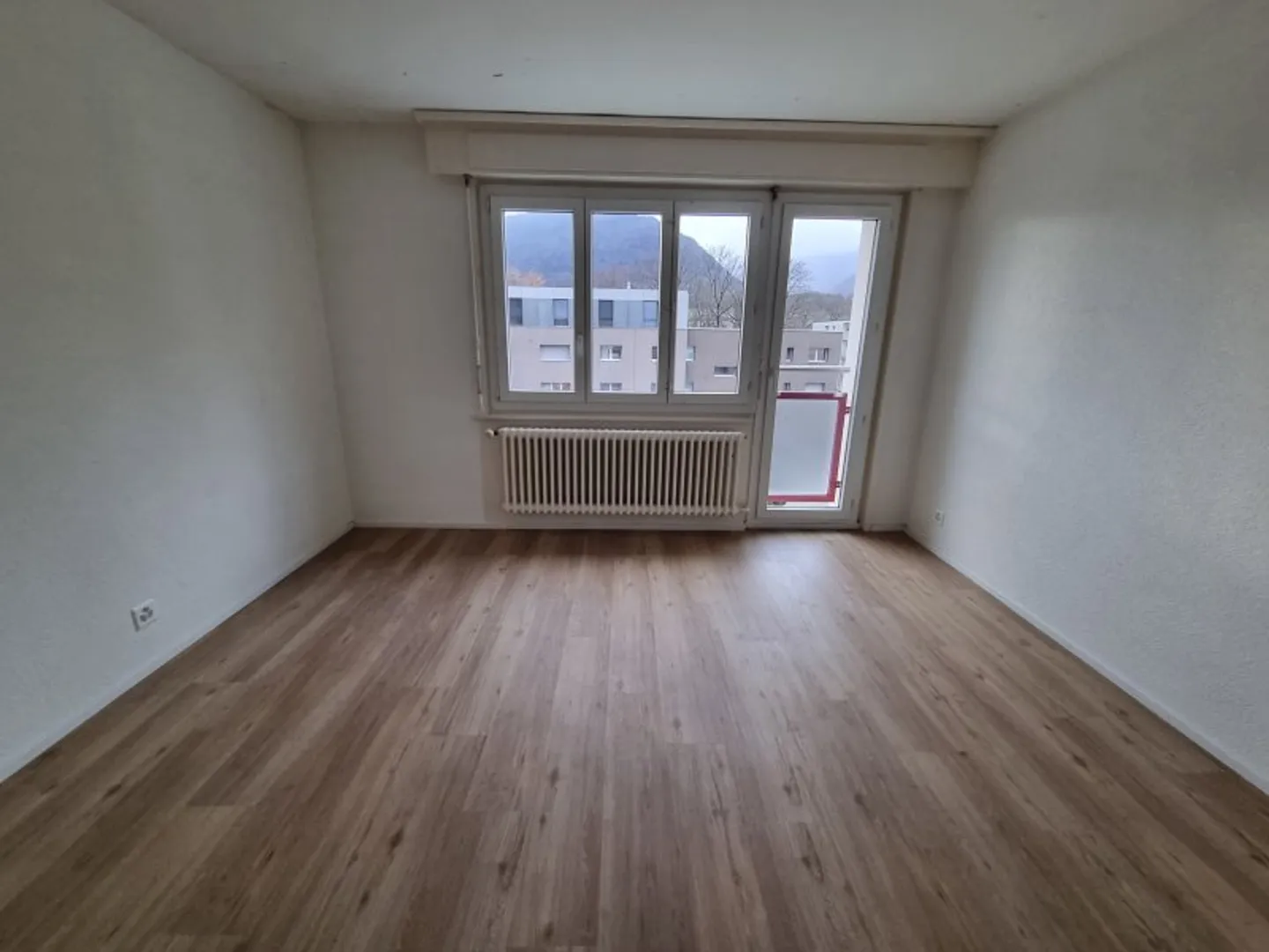 01260 - Appartement 4 pièces - Rte de la Gare 19-21 - BOUDRY - Photo 1 sur 5