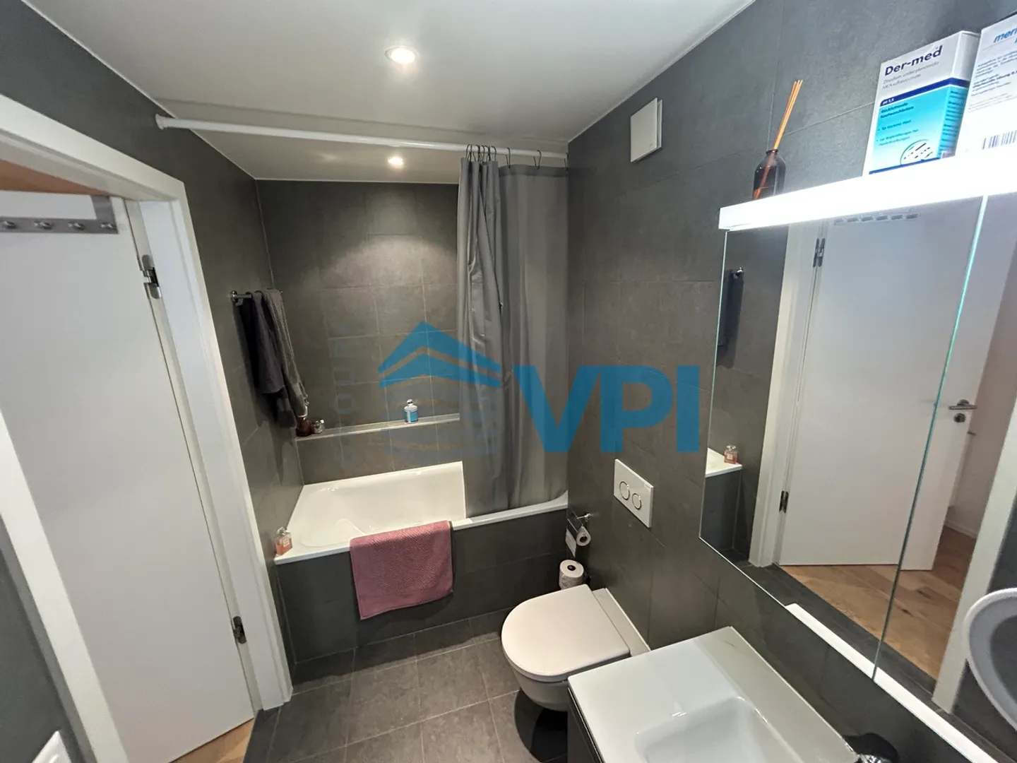 4 stanze con terrazza nel quartiere St Jean Charmilles - Foto 7 di 11