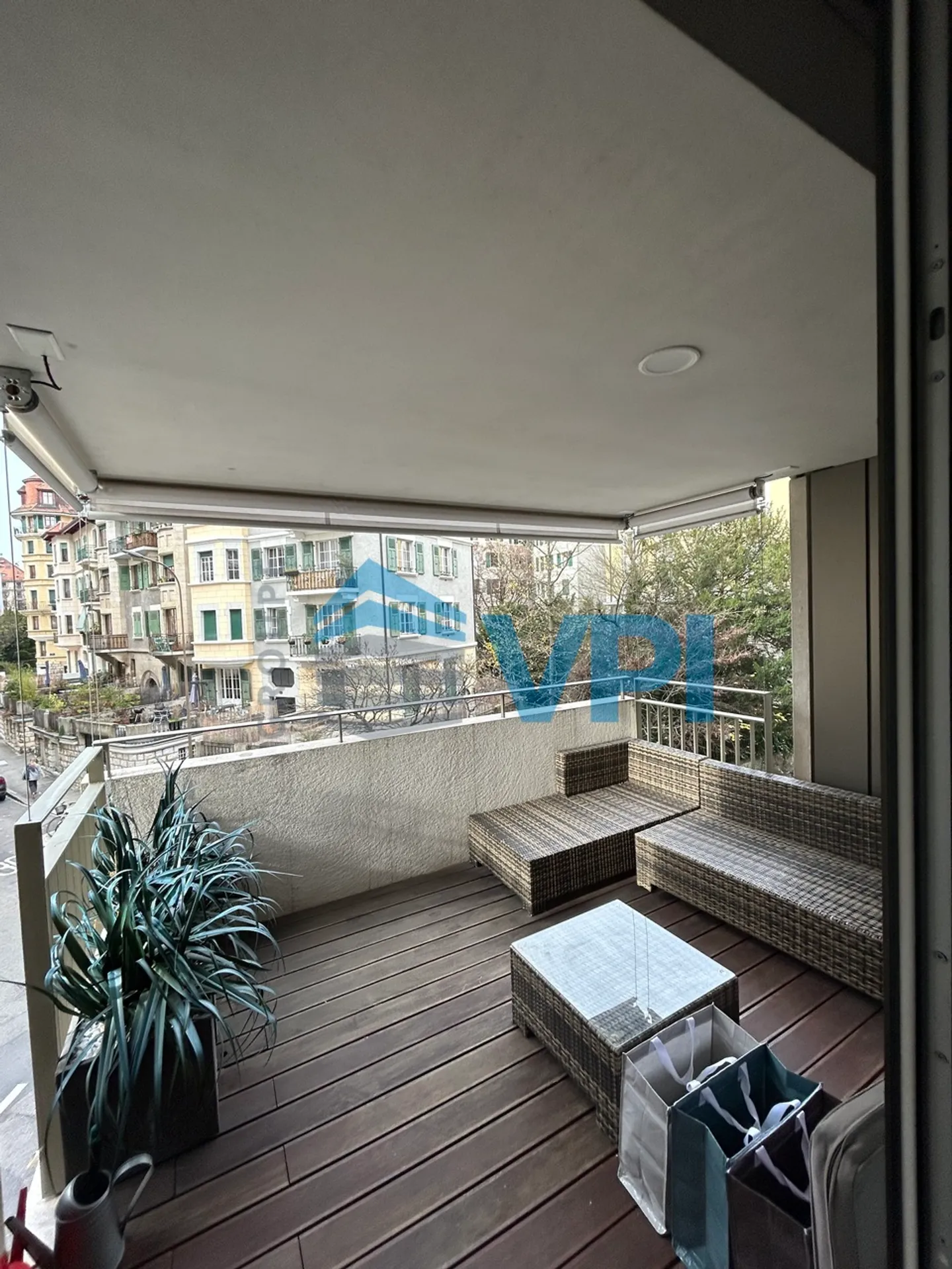 4 stanze con terrazza nel quartiere St Jean Charmilles - Foto 9 di 11