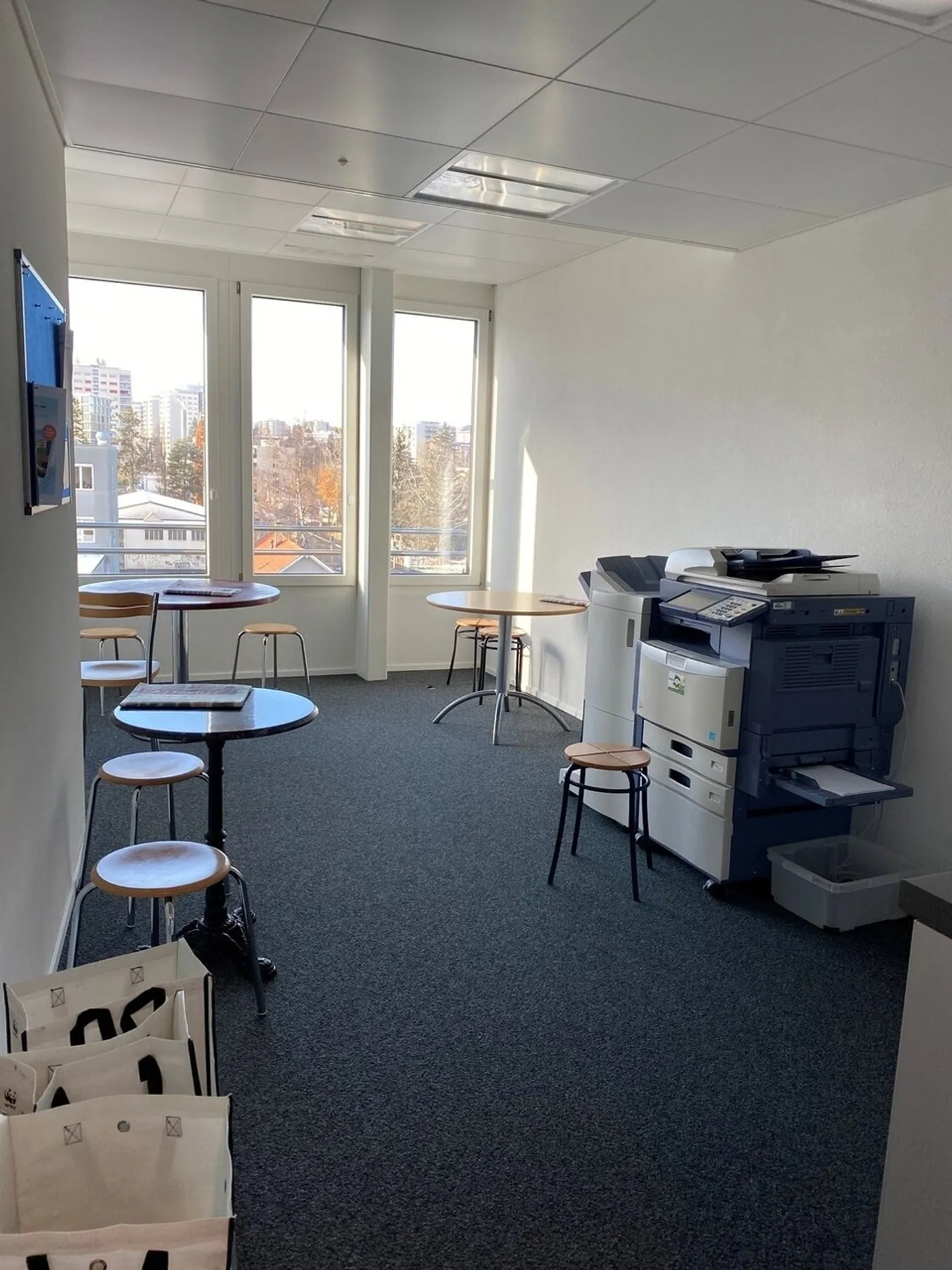 SUPERFICIE AMMINISTRATIVA MODERNA DI 300 M² CIRCA SITUATA AL 4° PIANO - Foto 3 di 4