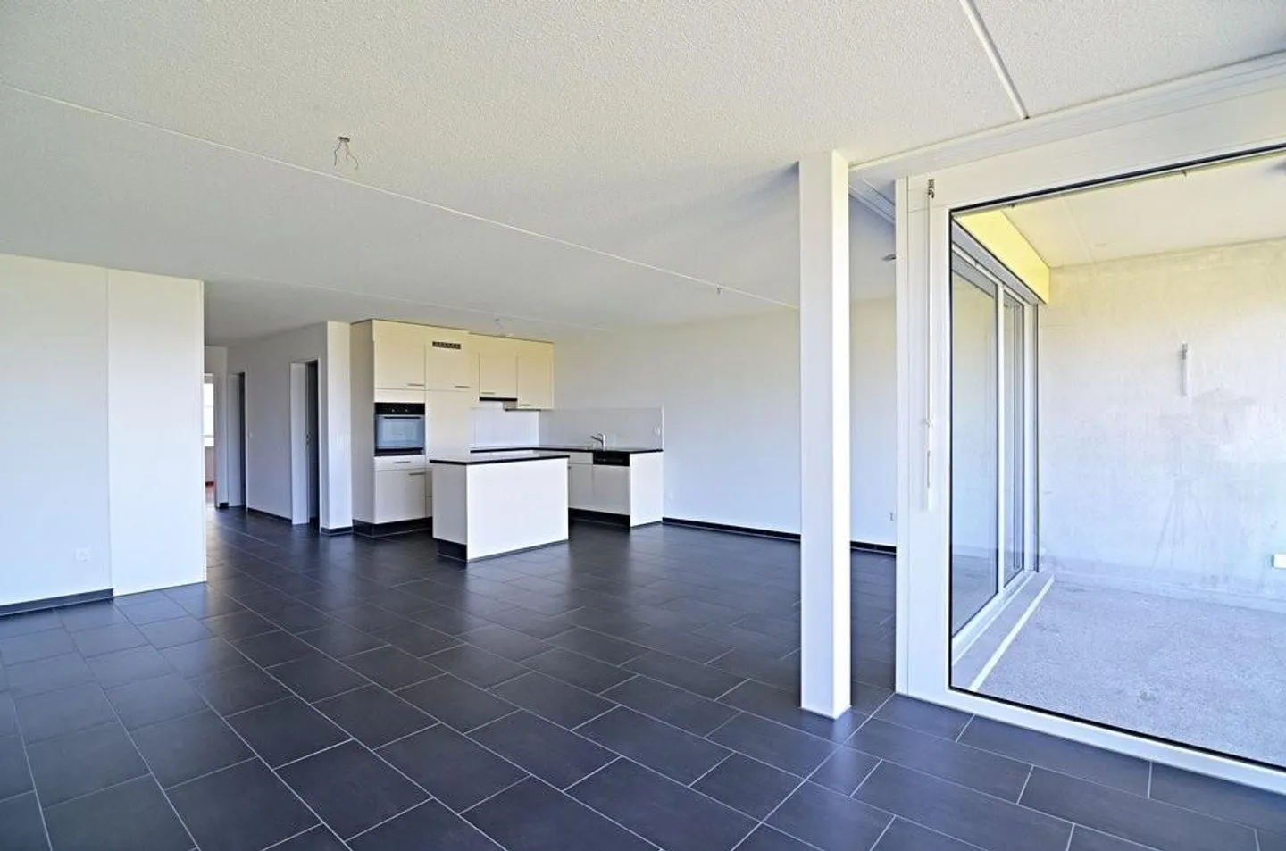 Rent a 3 ½ rooms apartment in Buchs ZH - Foto 3 von 9