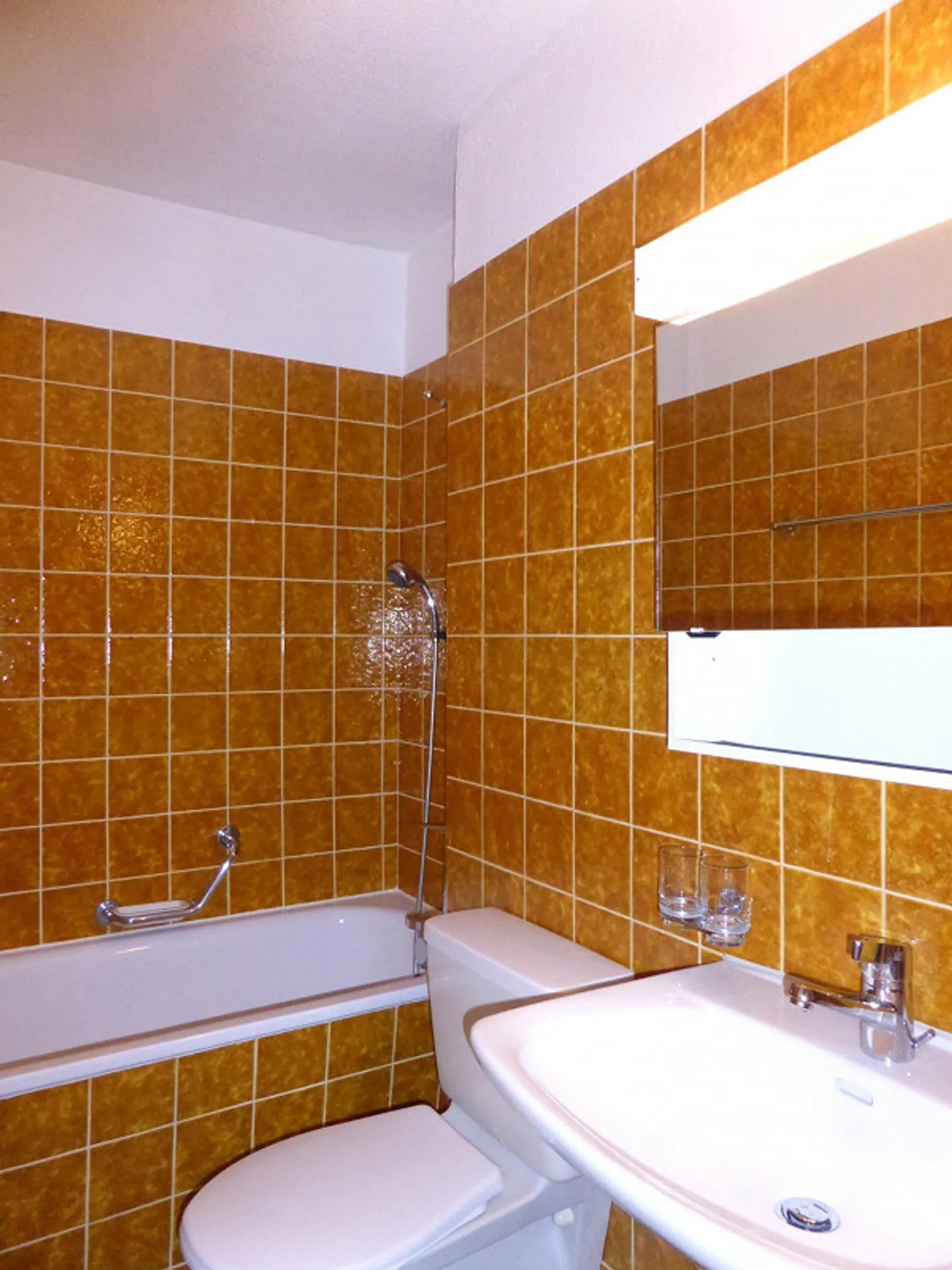 Bright 2.5-room apartment with a view of greenery - Photo 7 of 7