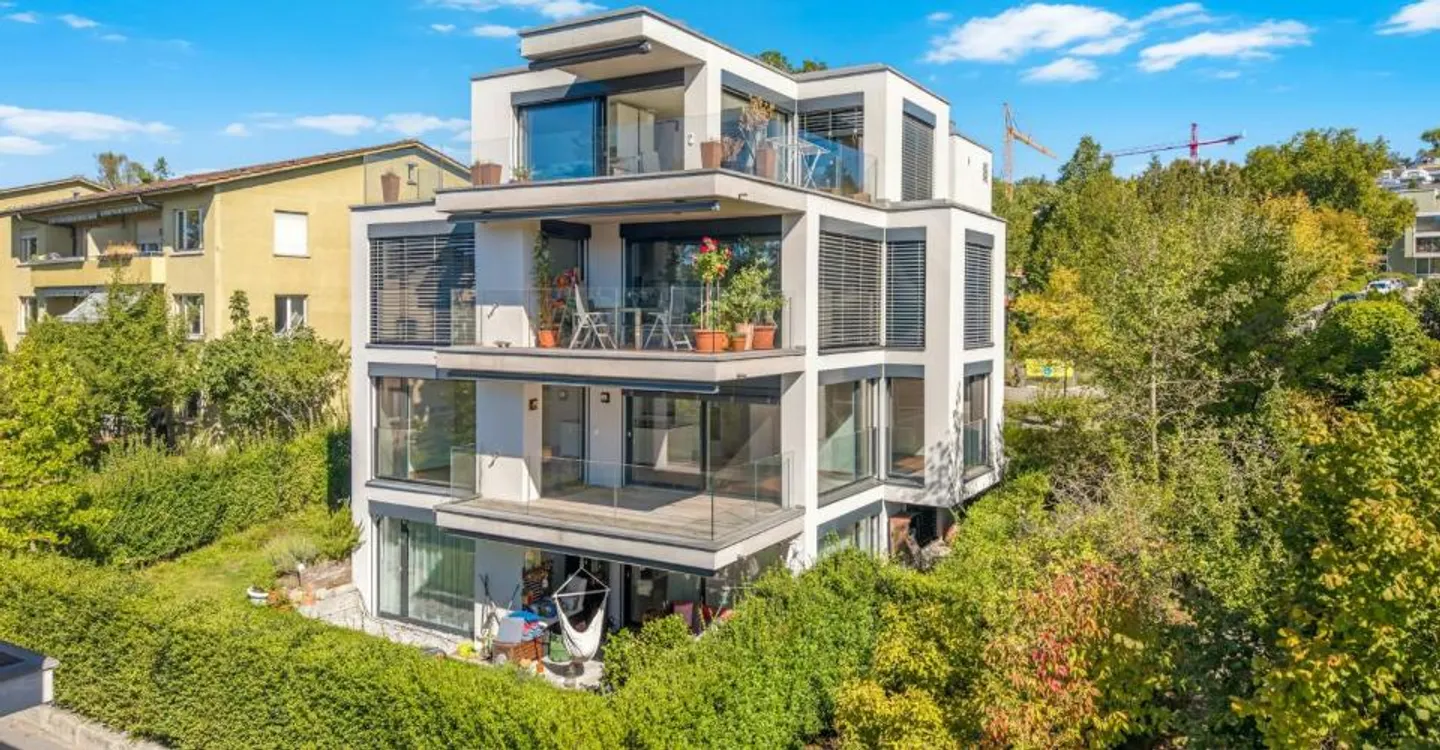 Panoramic View Meets Living Comfort - Your New Home in Höngg - Photo 1 of 13