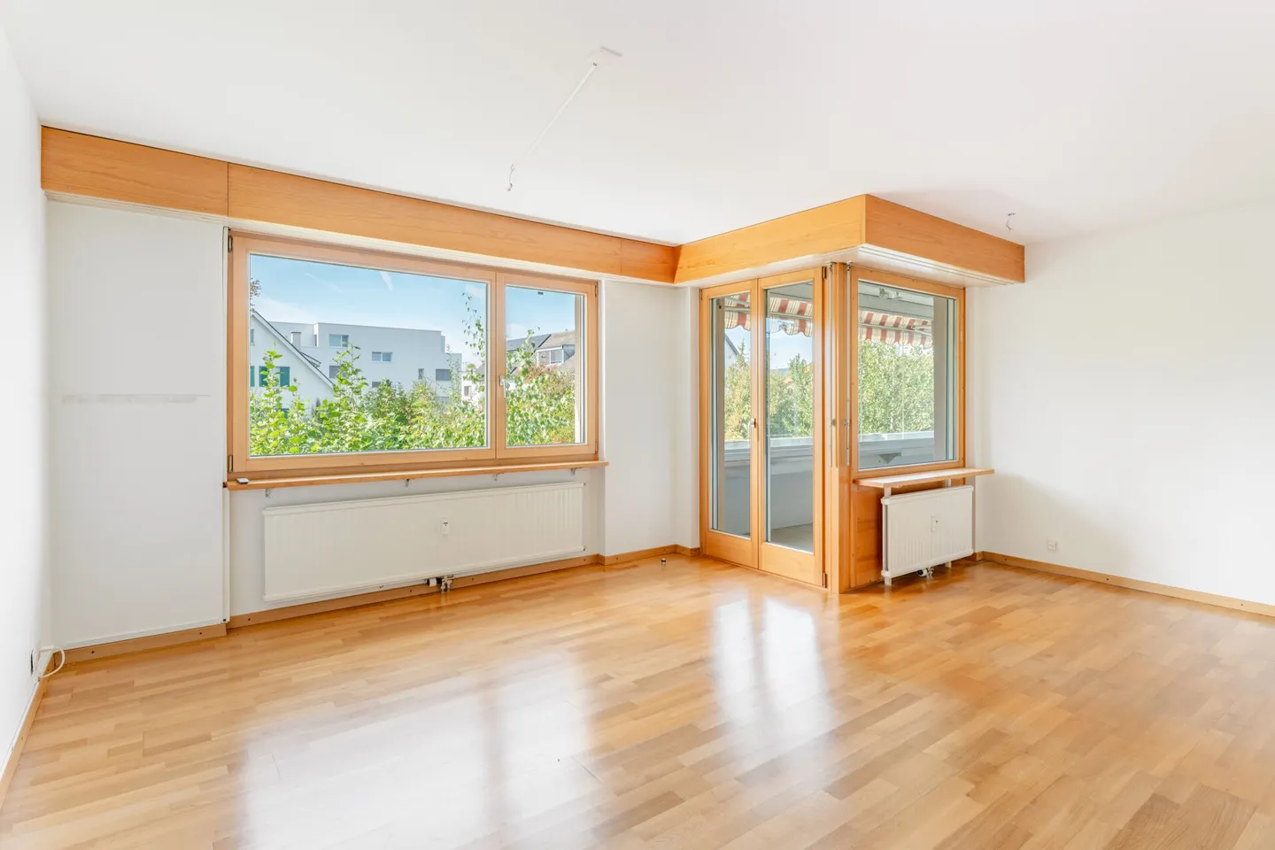 Ideal for first-time buyers, young couples or families - solid condominium - Photo 3 of 11