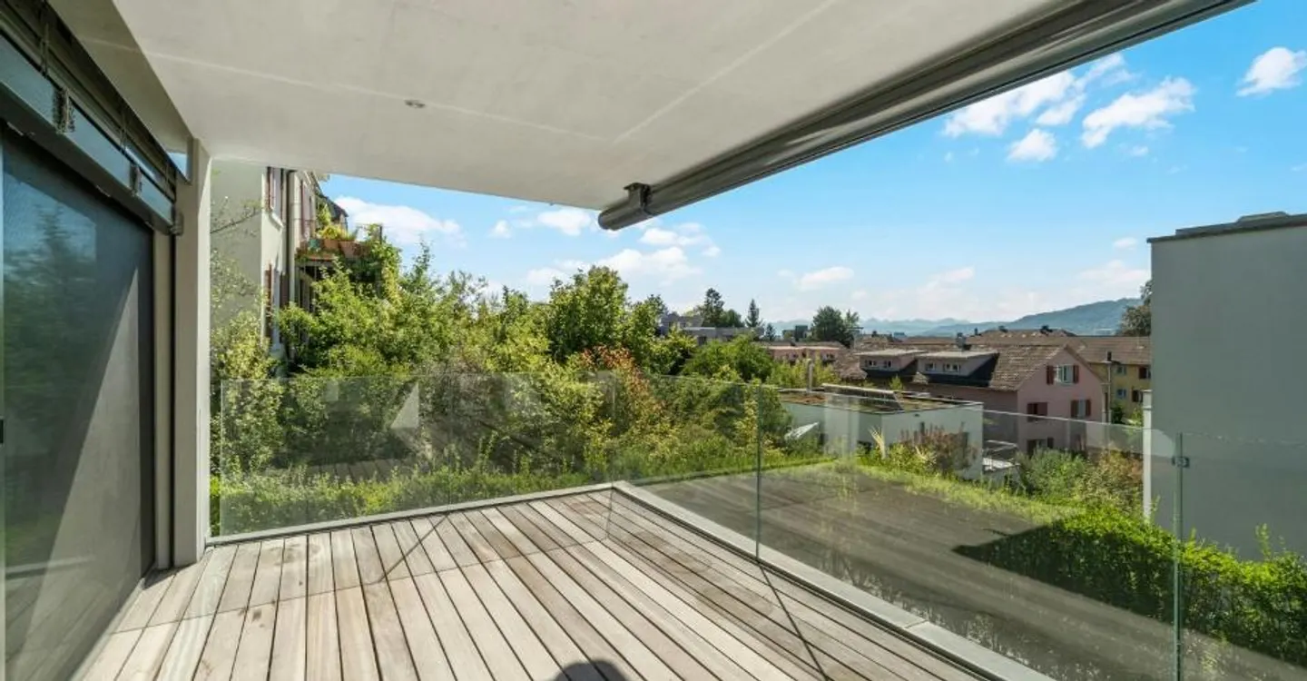 Panoramic View Meets Living Comfort - Your New Home in Höngg - Photo 4 of 13