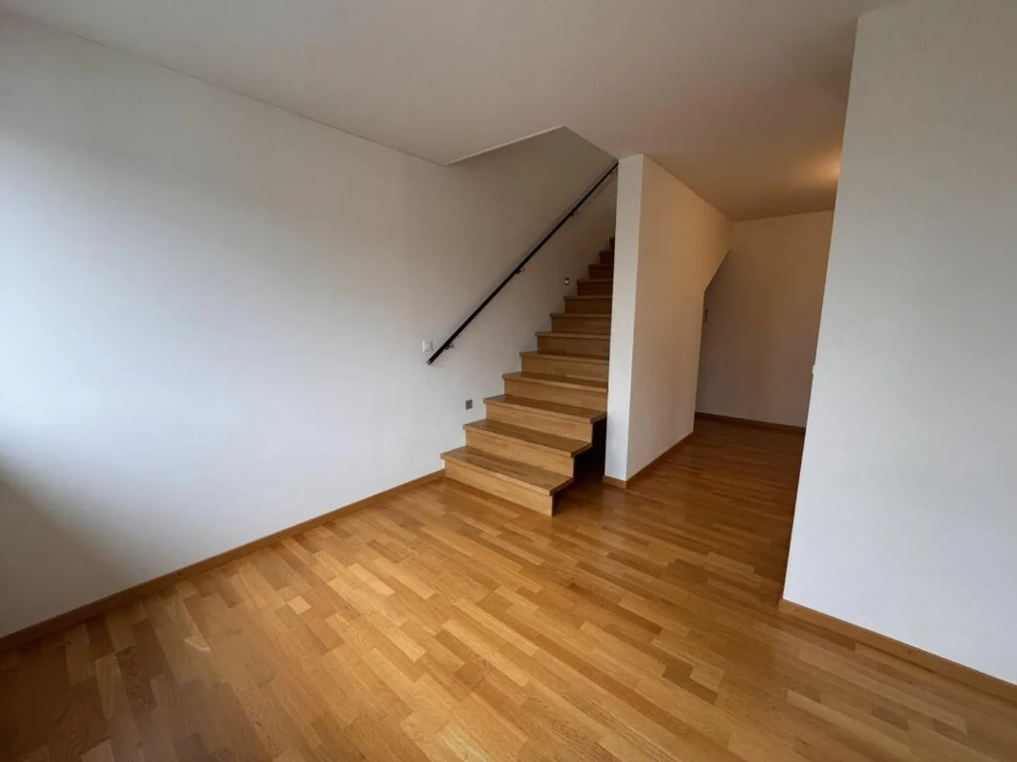 Charming 3.5 Room Maisonette Apartment - Photo 6 of 7