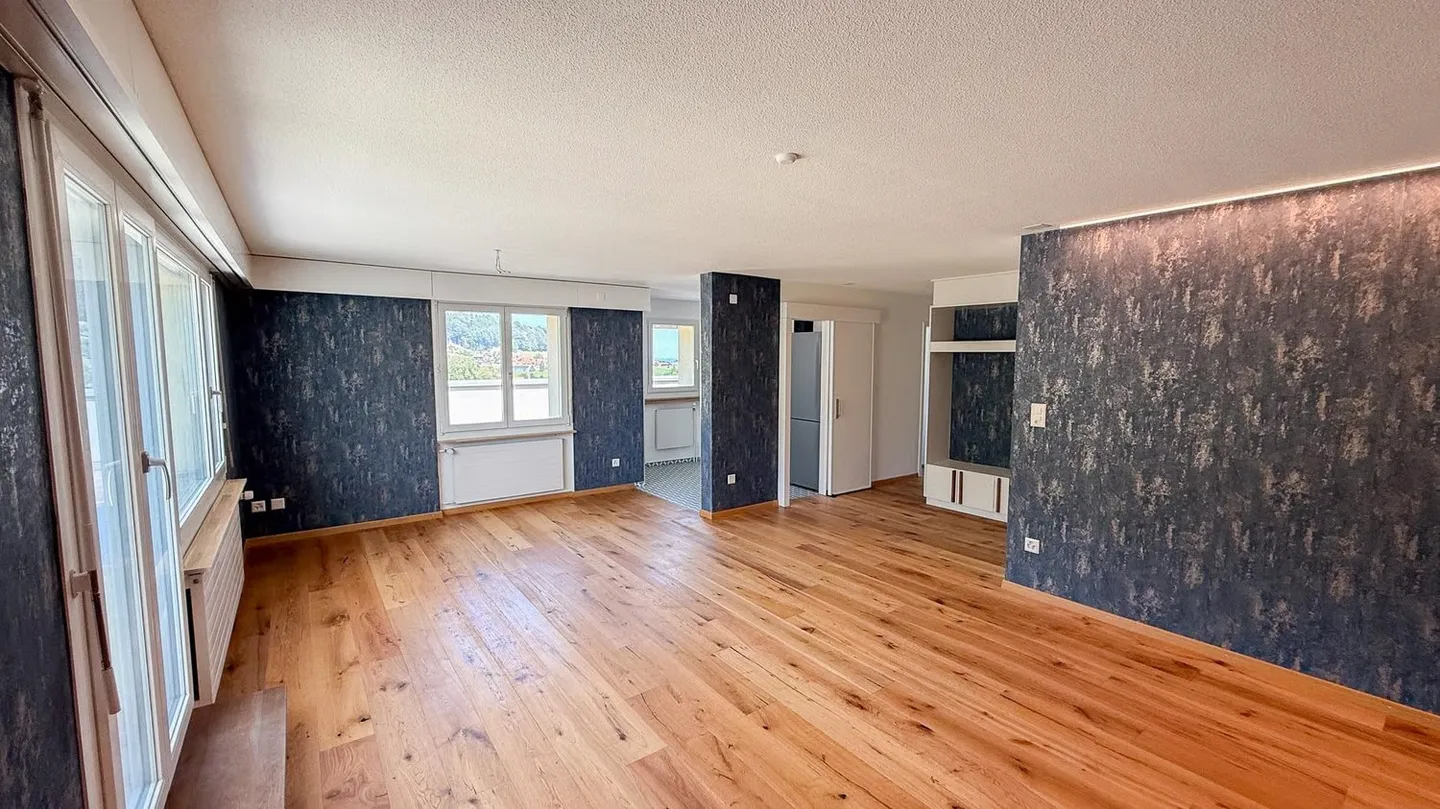 Chic 2½-room penthouse with large terrace & panoramic view in Grub AR - Photo 6 of 13