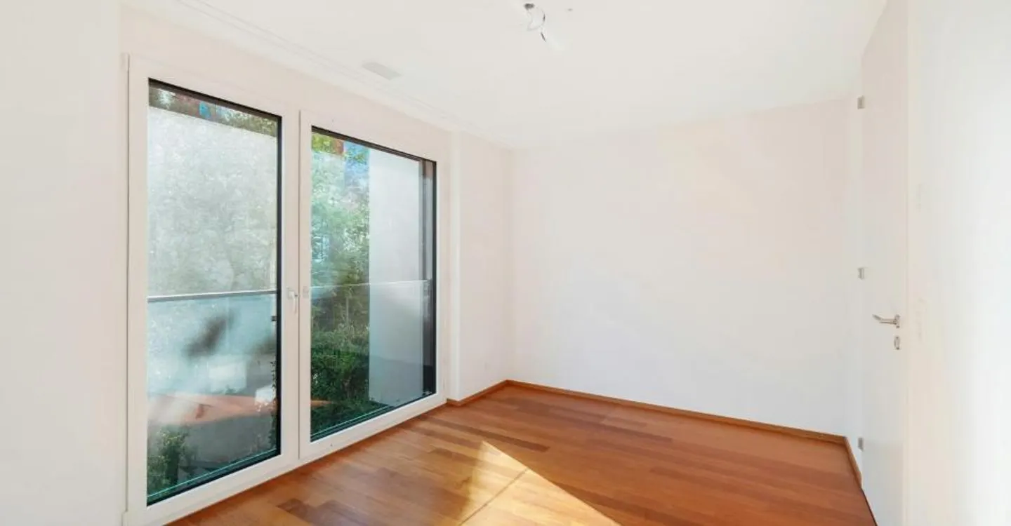Panoramic View Meets Living Comfort - Your New Home in Höngg - Photo 12 of 13