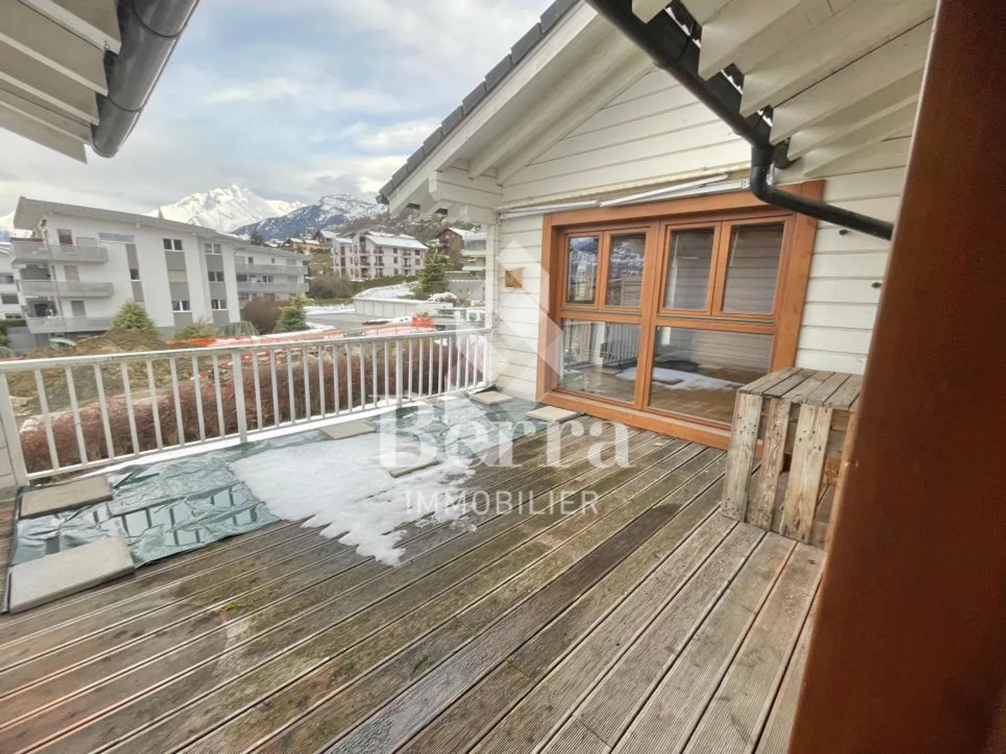 Wunderschöne Penthouse-Wohnung mit 3,5 Zimmern - Foto 4 von 13