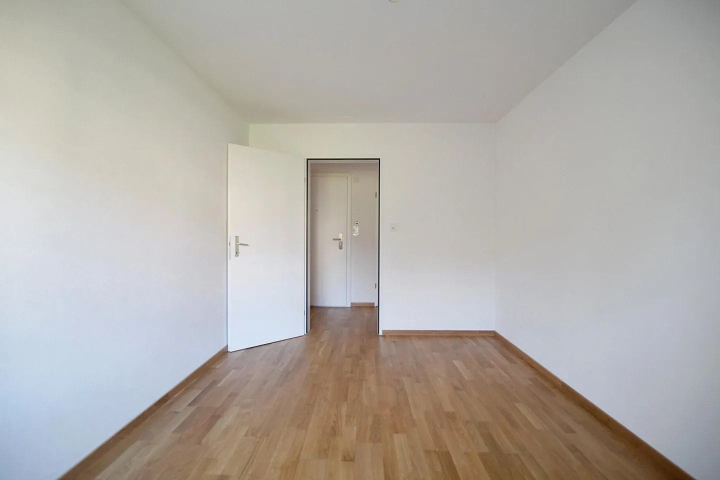 Living in a quiet residential area! - Photo 7 of 10