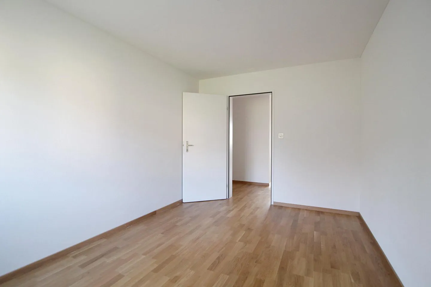 Living in a quiet residential area! - Photo 9 of 10