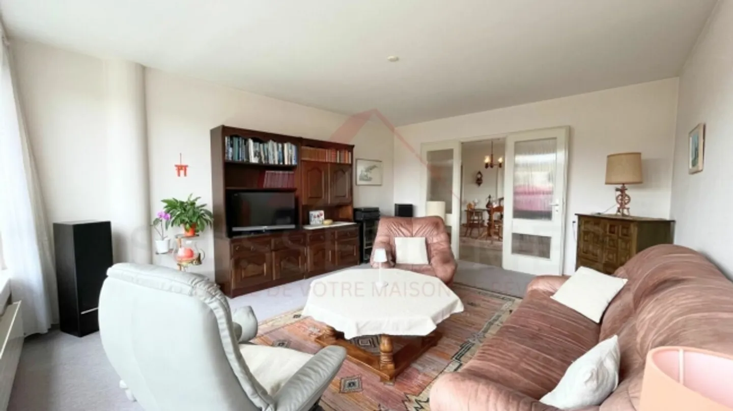 Appartement spacieux avec vue panoramique - Photo 3 sur 16