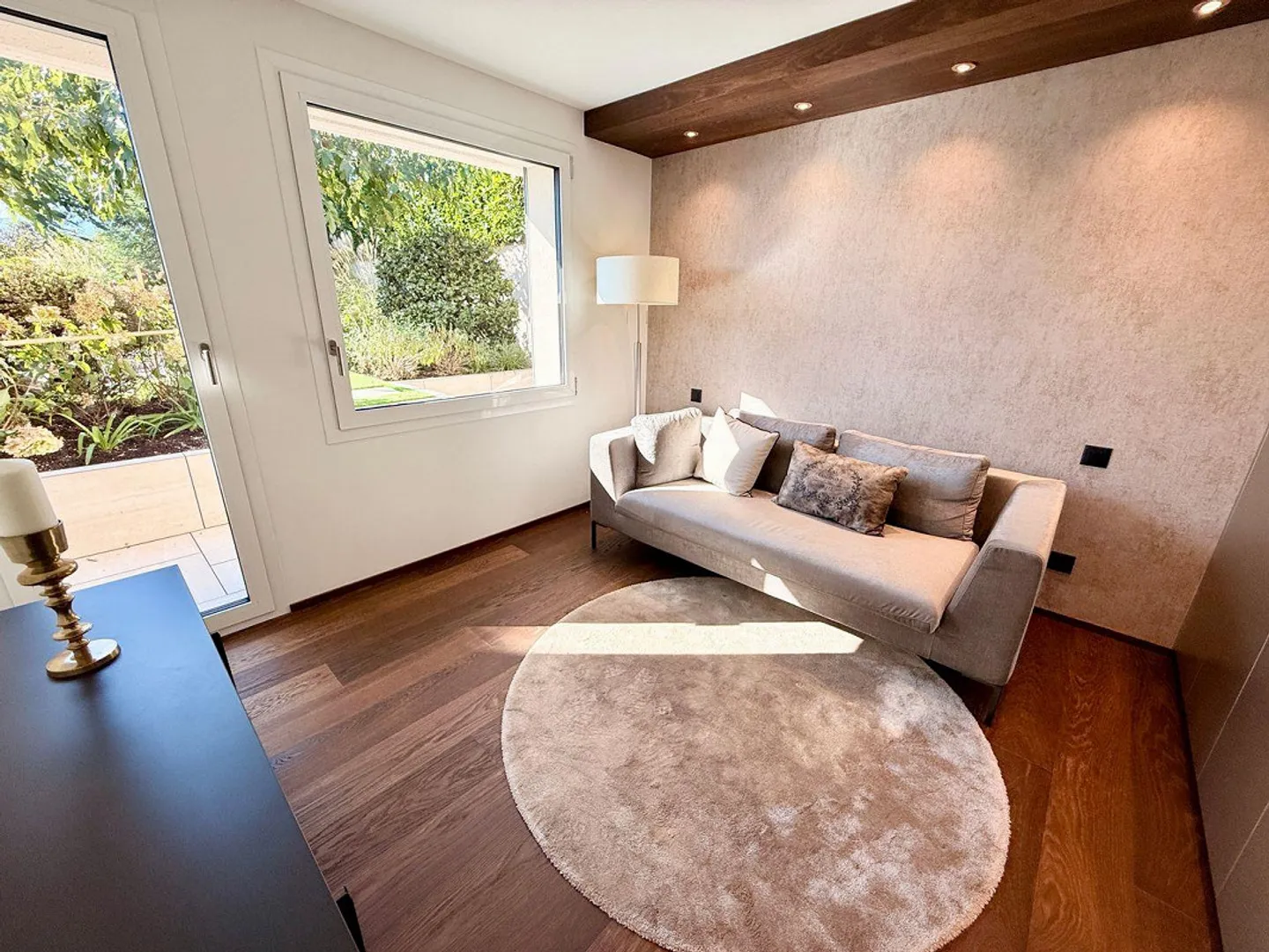 Luxury Apartment with Terrace - Photo 8 of 10