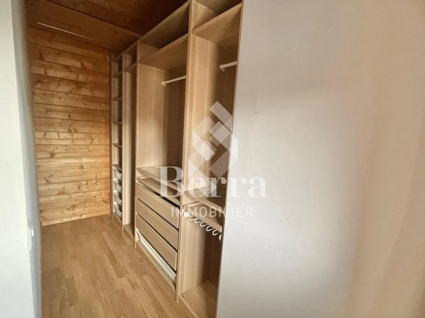 Wunderschöne Penthouse-Wohnung mit 3,5 Zimmern - Foto 8 von 13