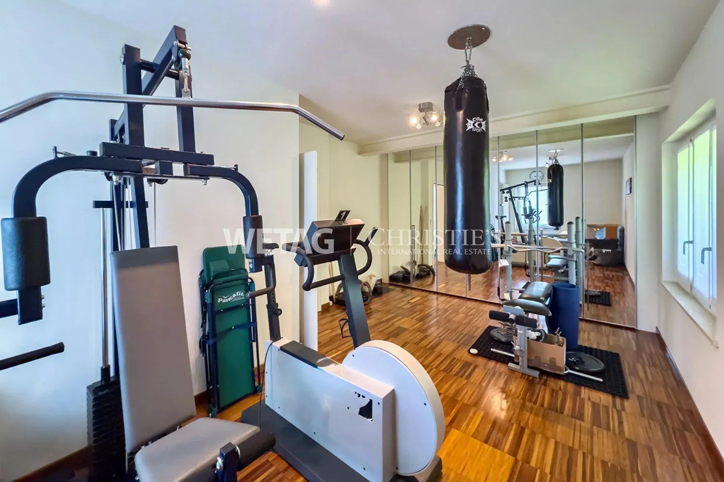 Ambiance Méditerranéenne au Luganersee : Villa Élégante avec Piscine & Vue sur le Lac - Photo 10 sur 13