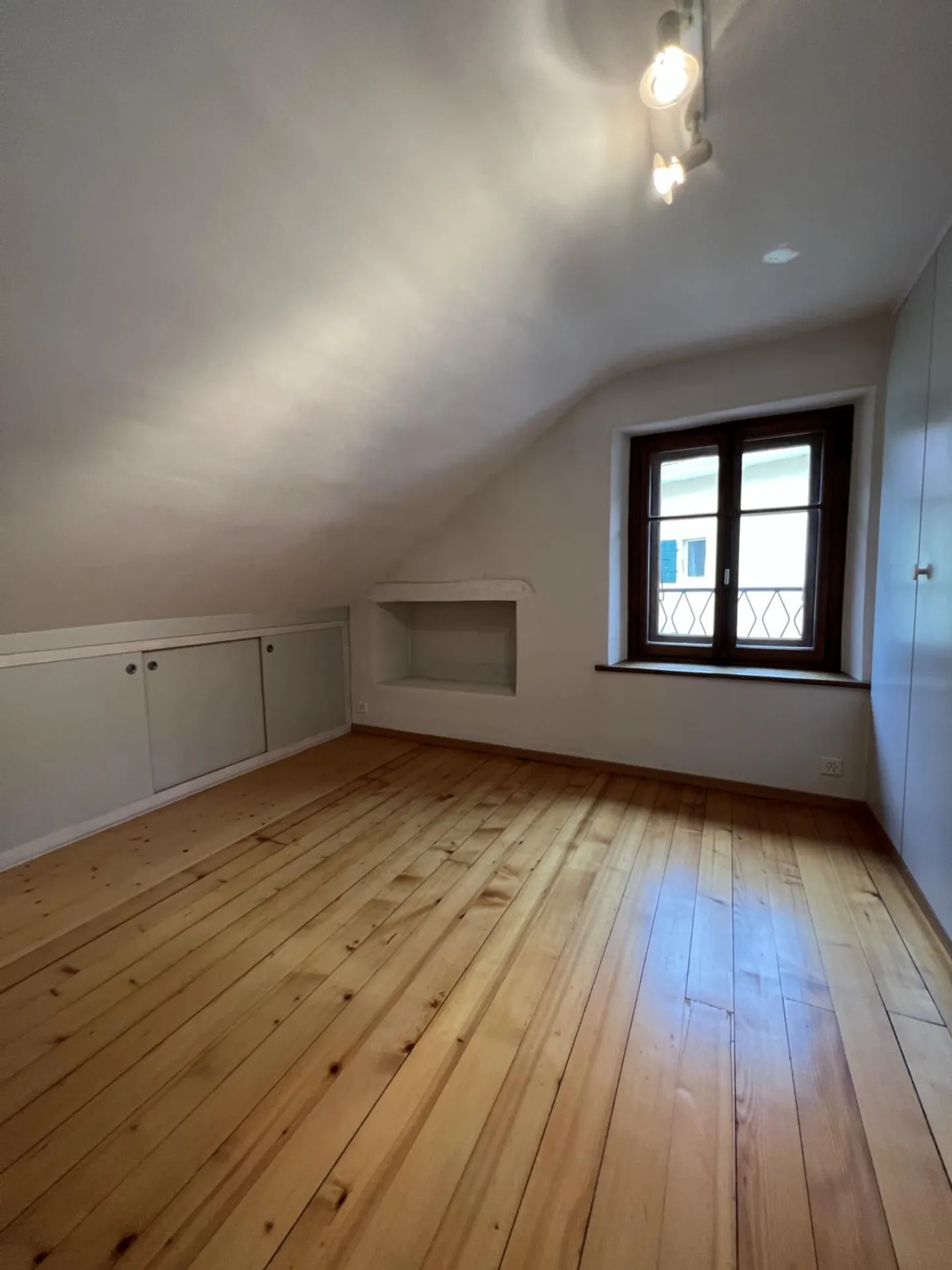 DA AFFITTARE? Appartamento atipico con 3 stanze in duplex a Saint-Aubin - Foto 6 di 9