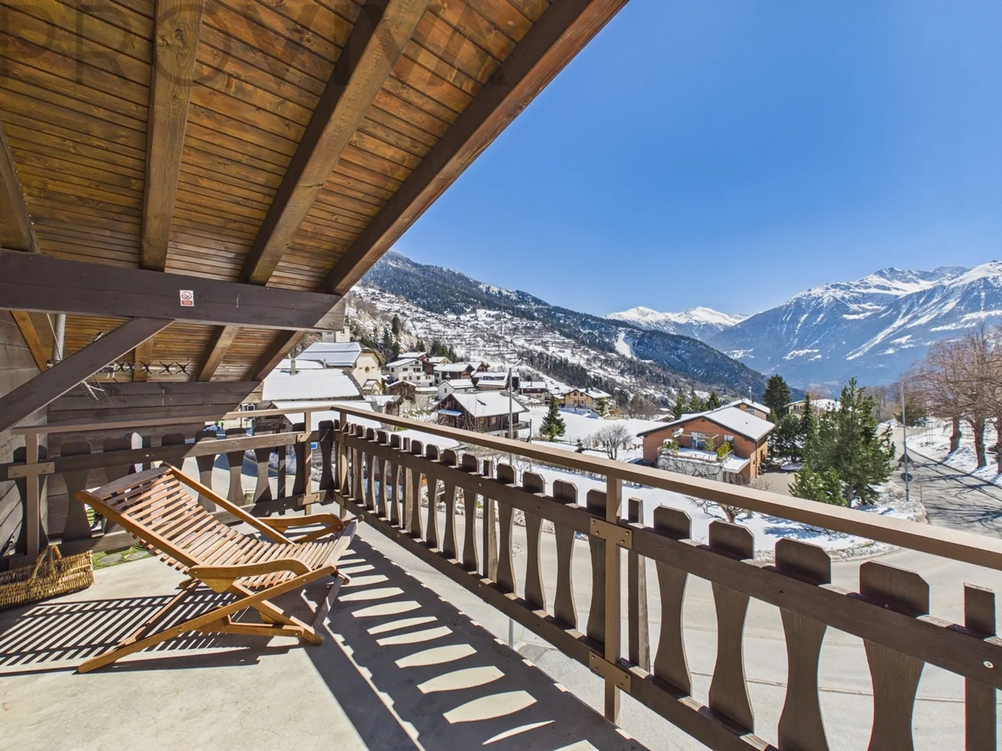 Charmante Wohnung mit grossem Balkon - Foto 1 von 7
