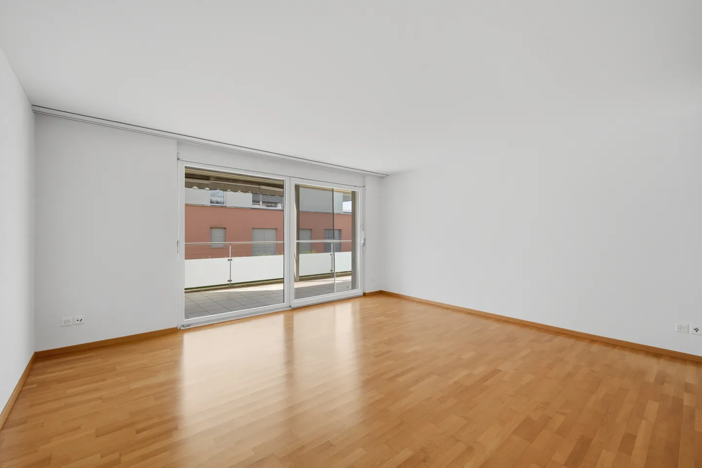 Panoramic View and Living Quality Above the Rooftops of Kreuzlingen - Photo 3 of 5
