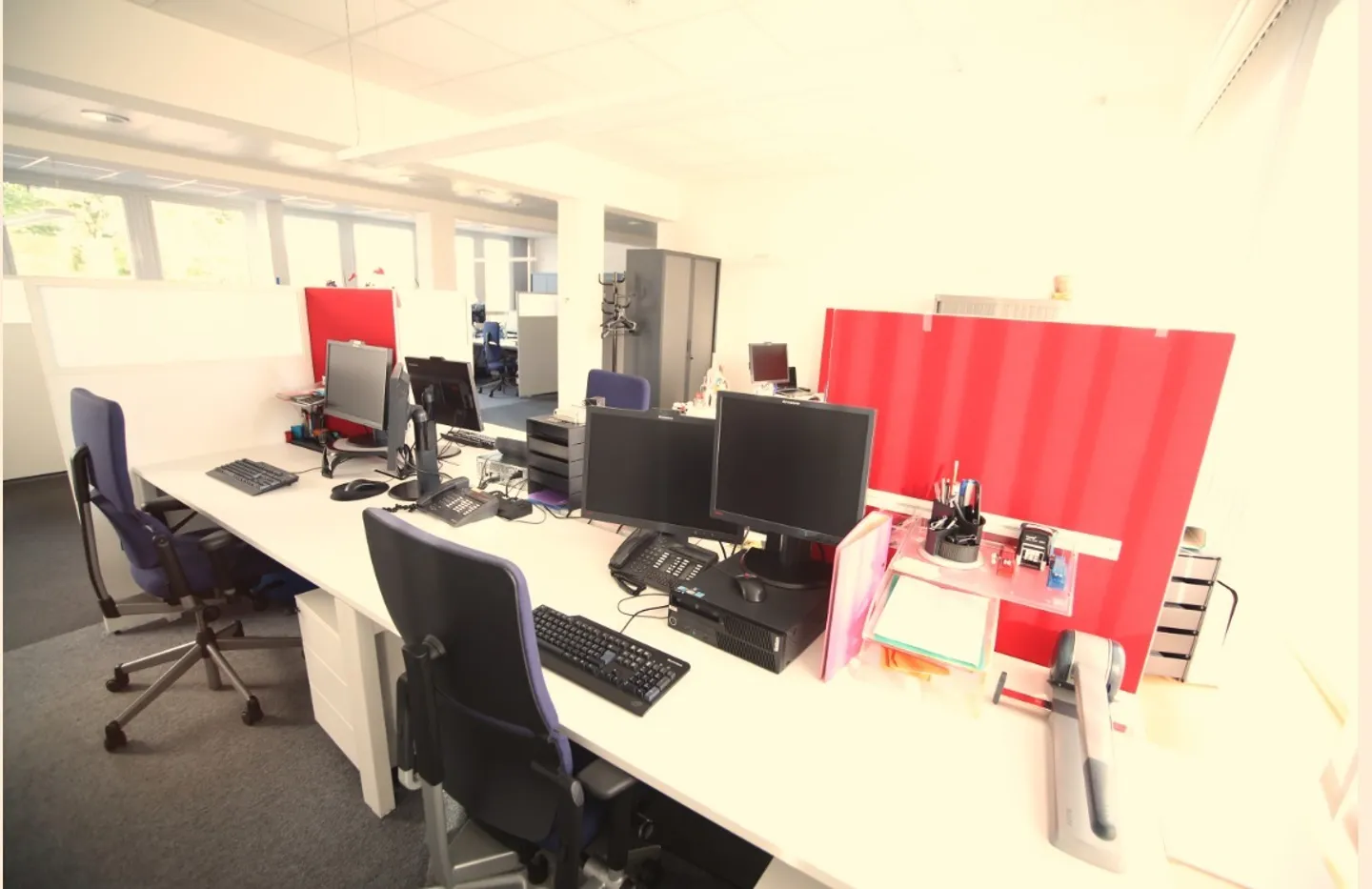Surfaces idéales pour co-working et espace de stockage à louer!  - Photo 4 sur 8