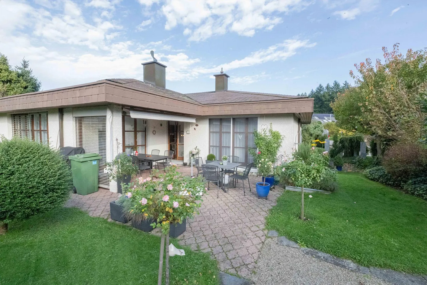 Einfamilienhaus mit grossem Garten im begehrten Einfamilienhausquartier - Foto 8 von 16