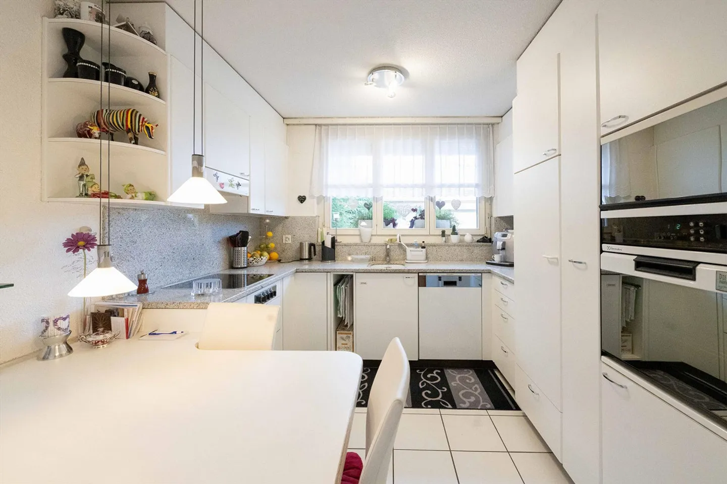 Einfamilienhaus mit grossem Garten im begehrten Einfamilienhausquartier - Foto 7 von 16