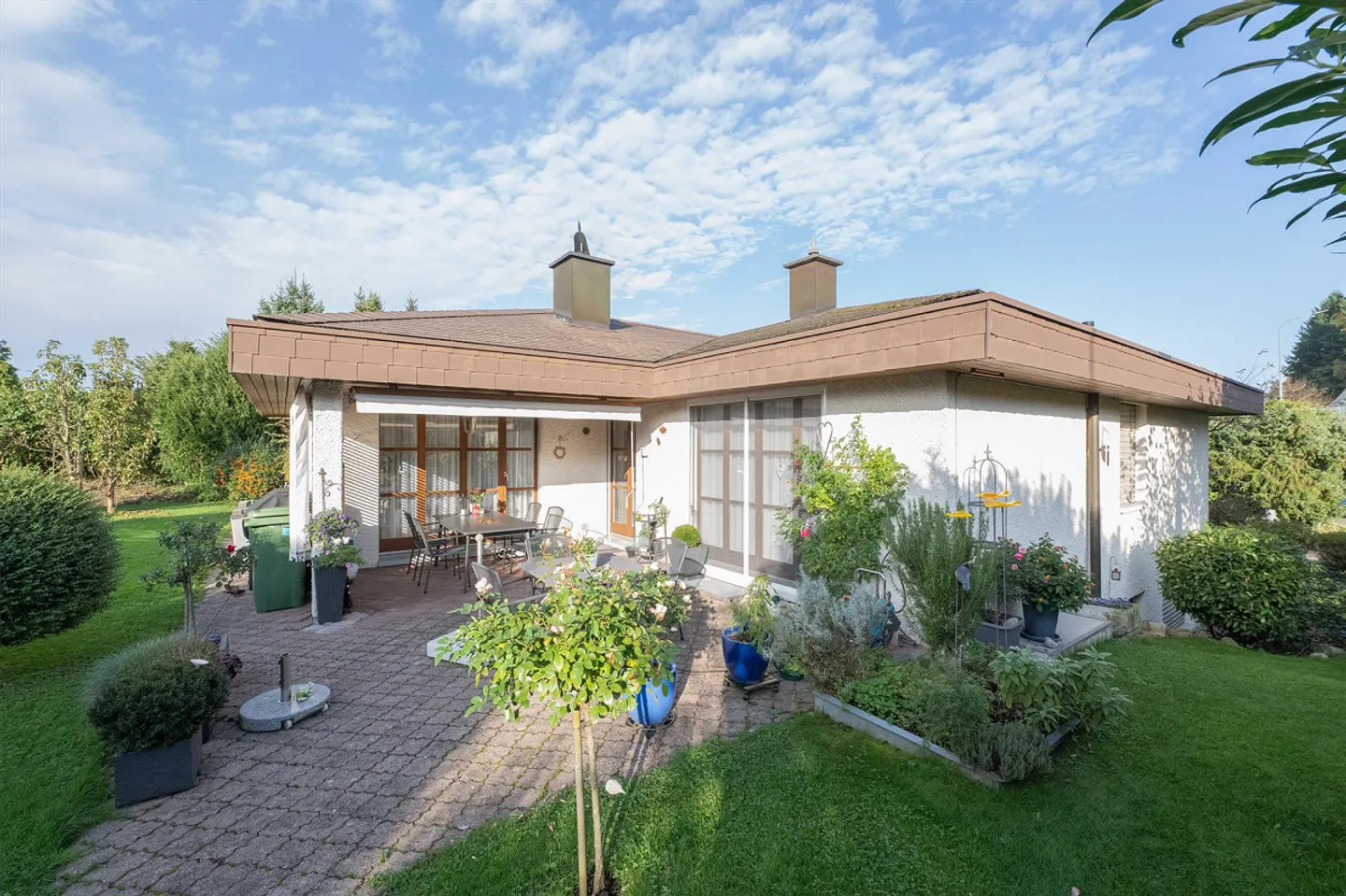 Einfamilienhaus mit grossem Garten im begehrten Einfamilienhausquartier - Foto 9 von 16