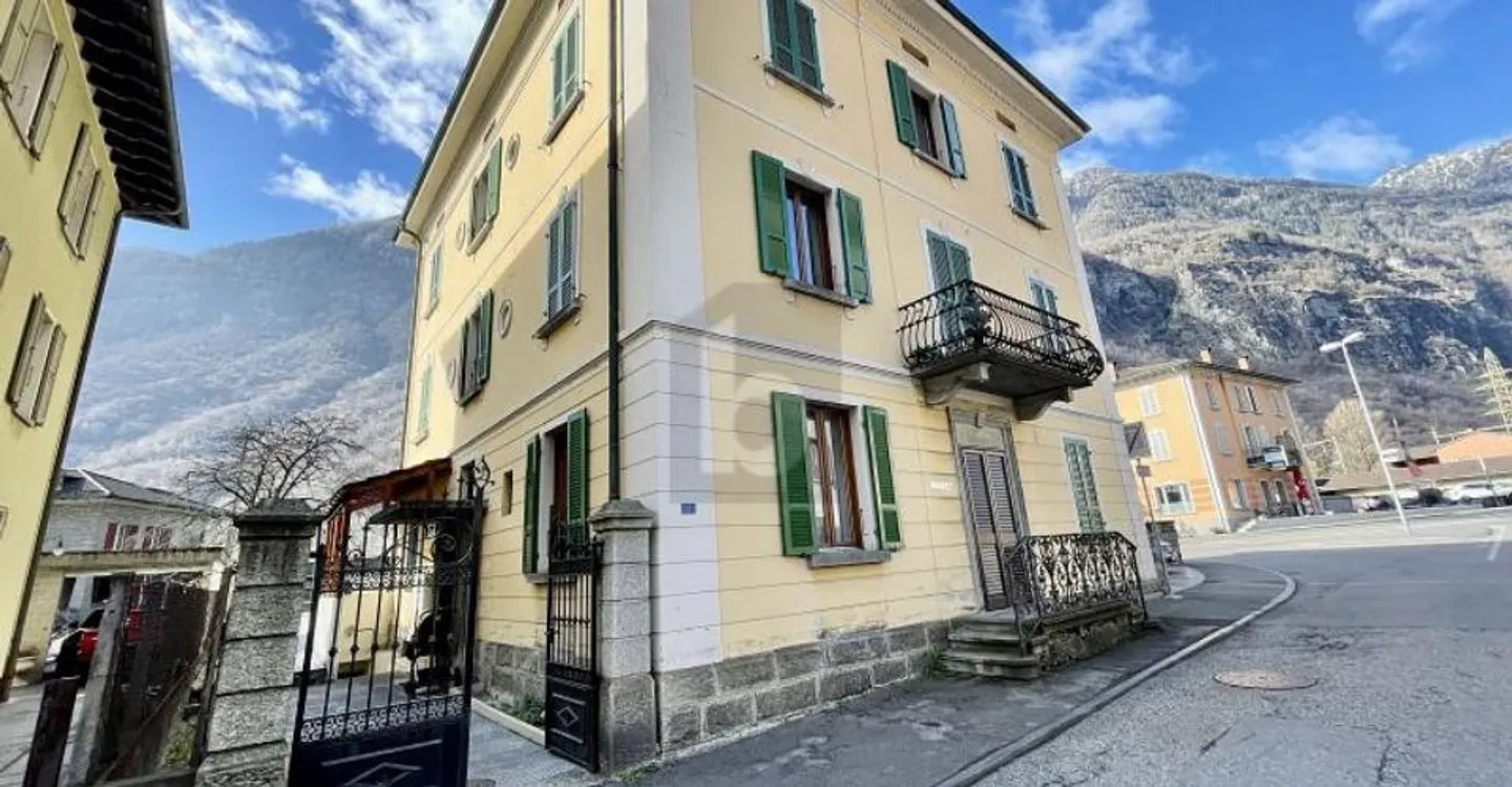 IMMEUBLE DE RAPPORT INTÉRESSANT DE 4 APPARTEMENTS - Foto 1 von 5