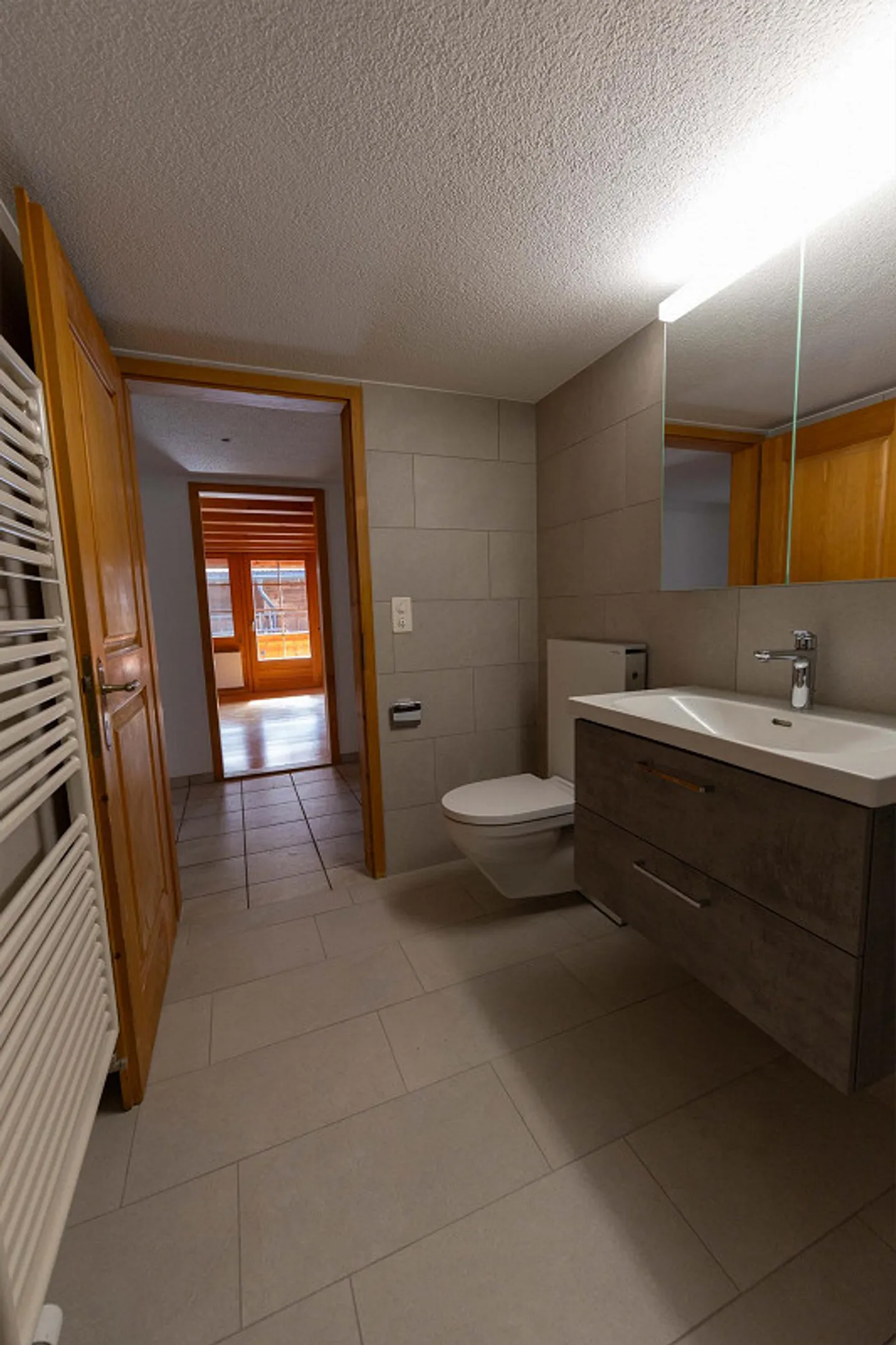 Living like in a single-family home - Photo 11 of 14