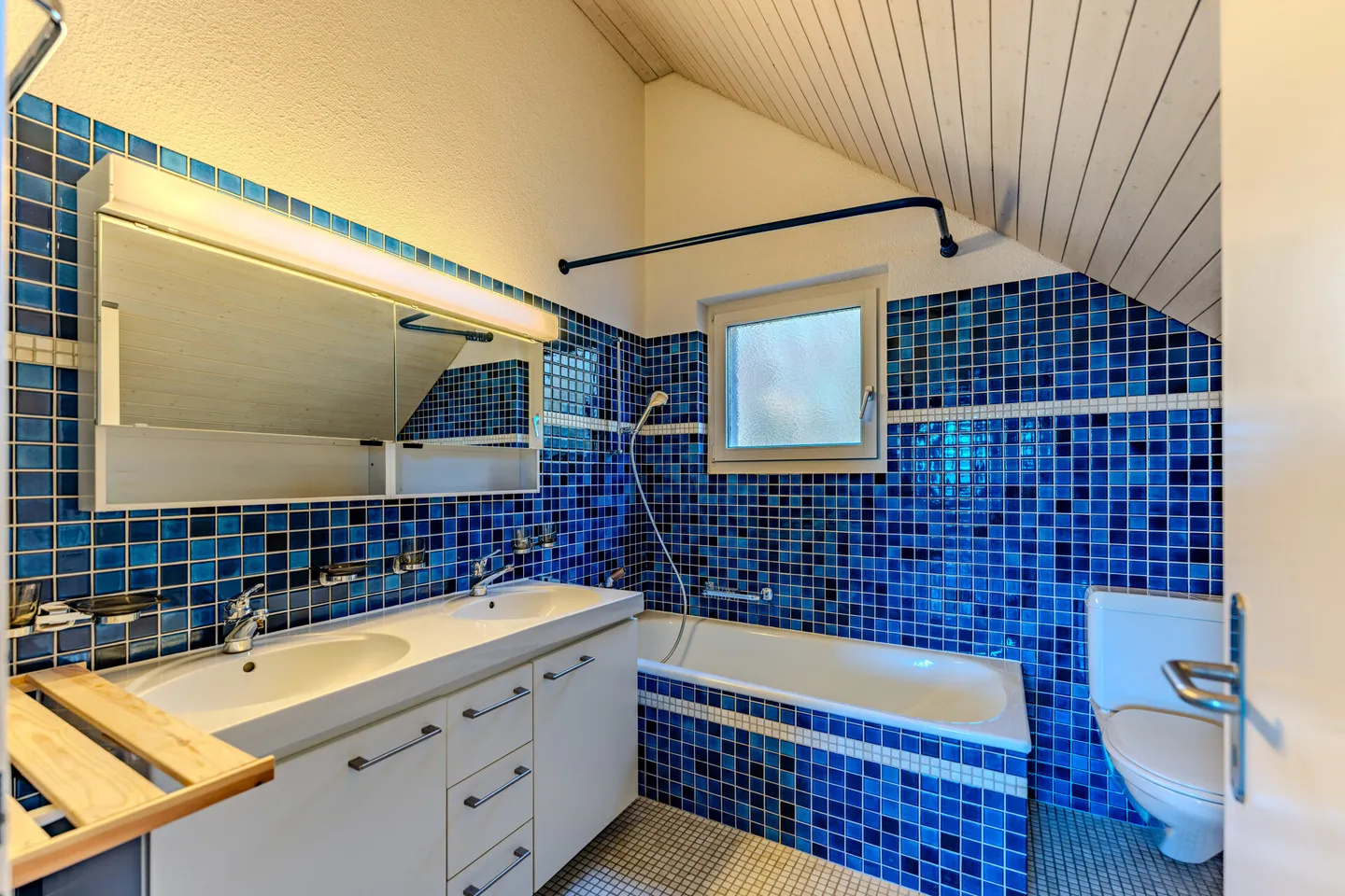 6.5-Room Corner House with Large Garden - Photo 12 of 23