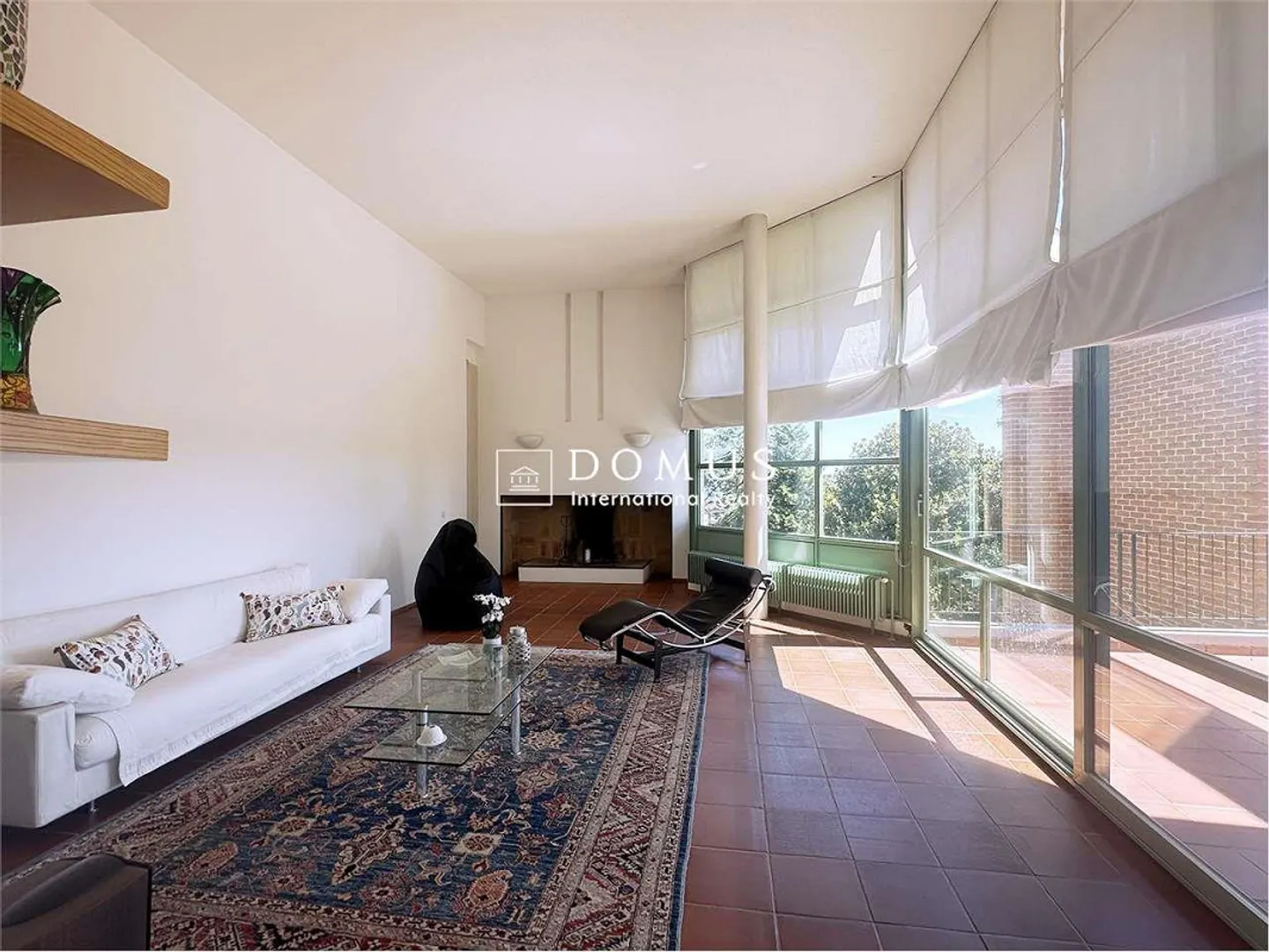 Architectural villa with panoramic view - Photo 3 of 13