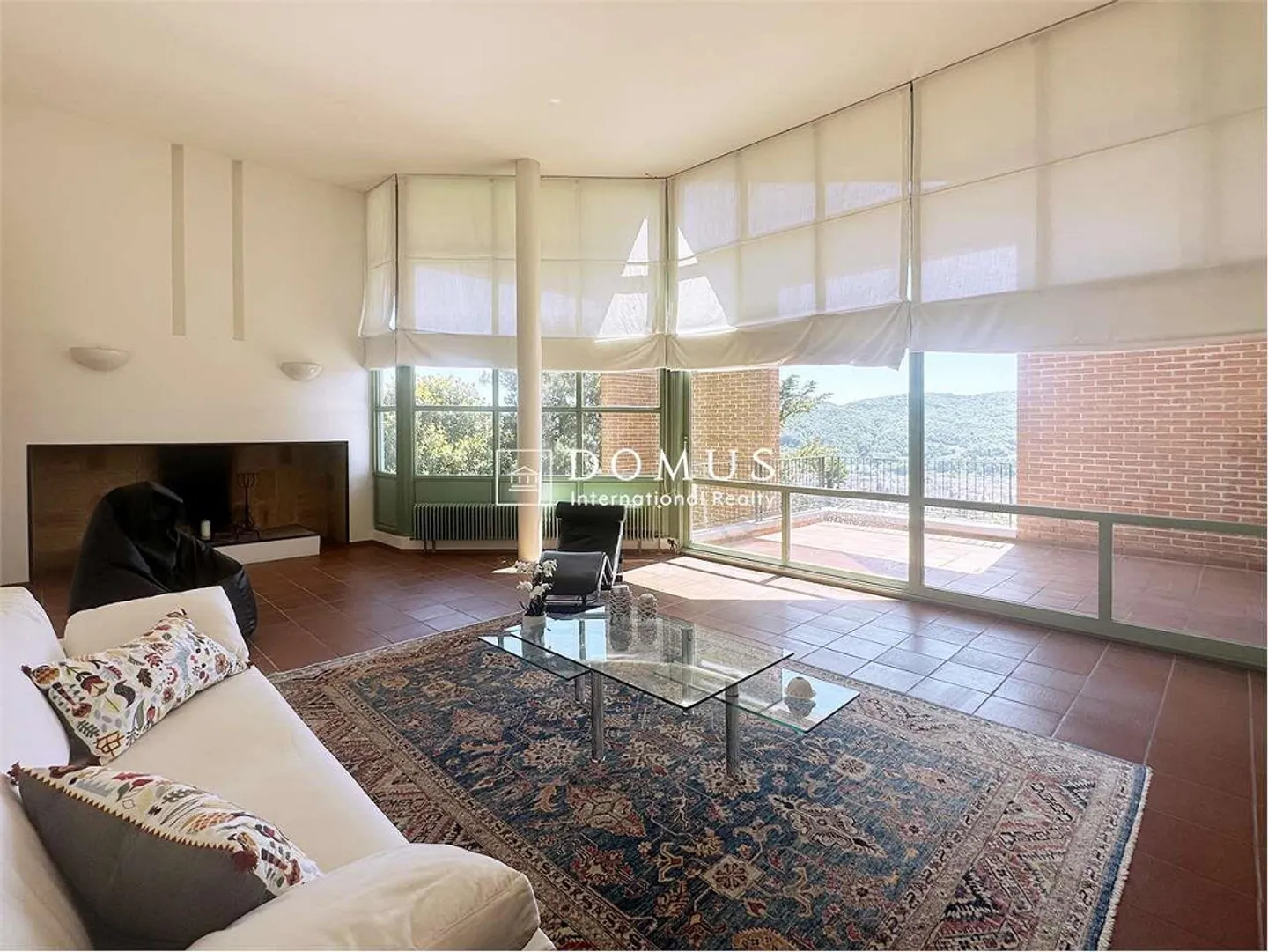Architectural villa with panoramic view - Photo 4 of 13