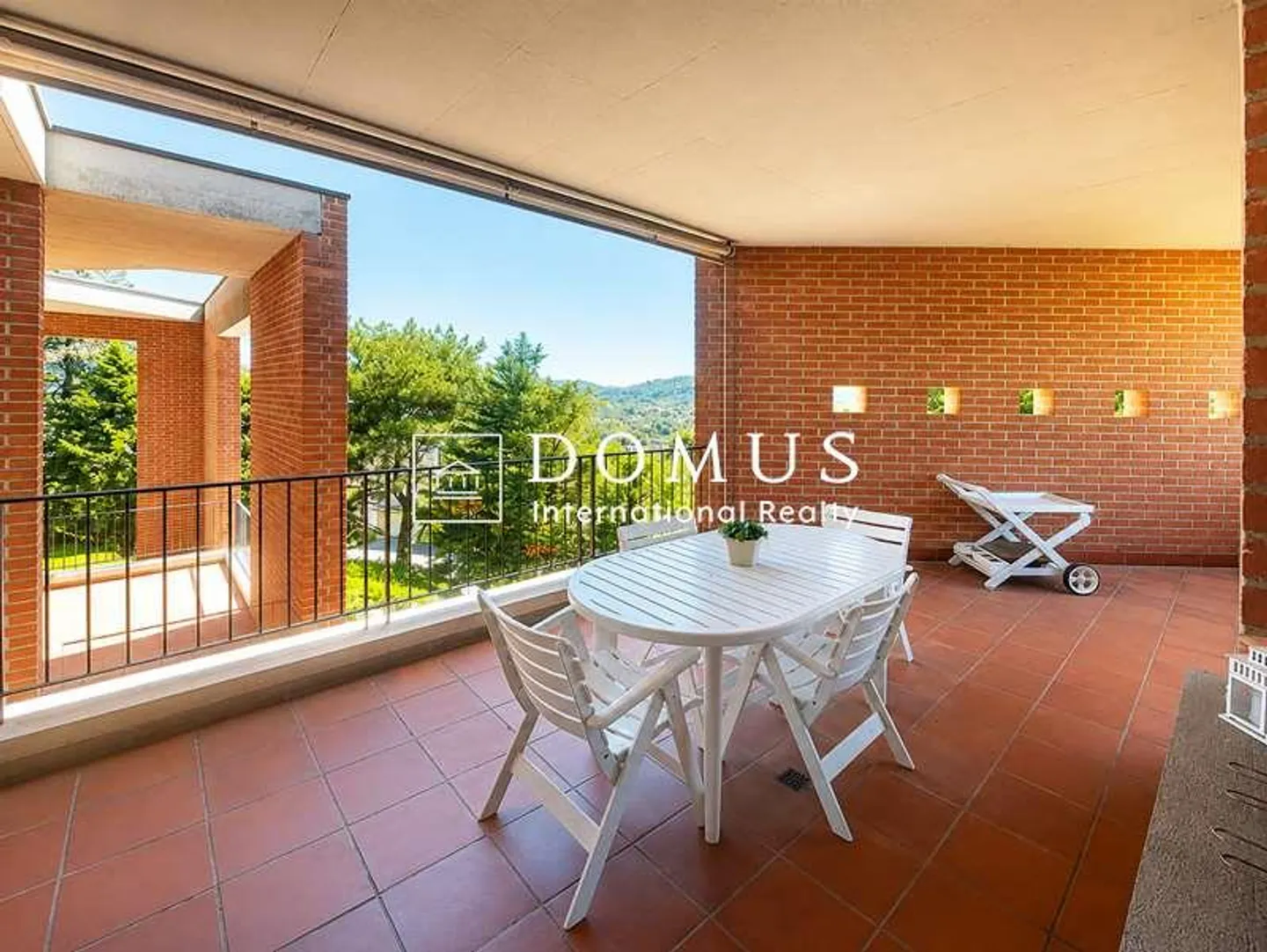 Architectural villa with panoramic view - Photo 6 of 13