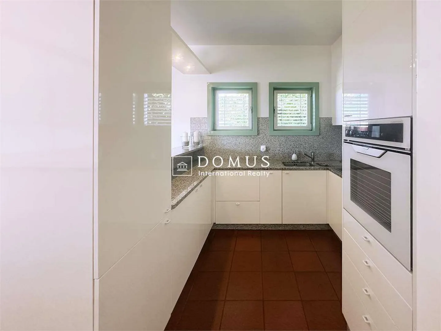 Architectural villa with panoramic view - Photo 8 of 13