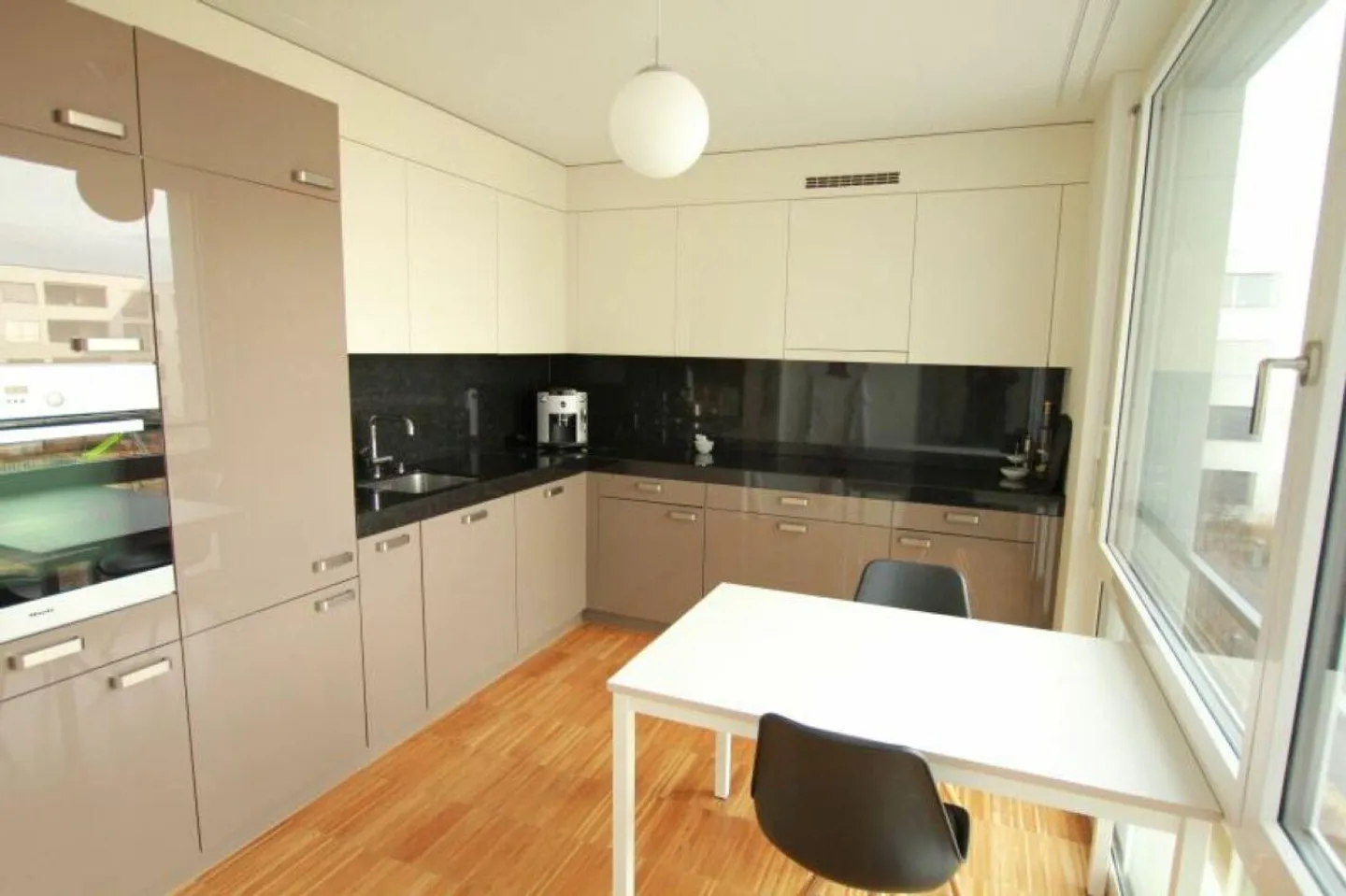 3.5-room apartment on the 1st floor - Photo 2 of 3