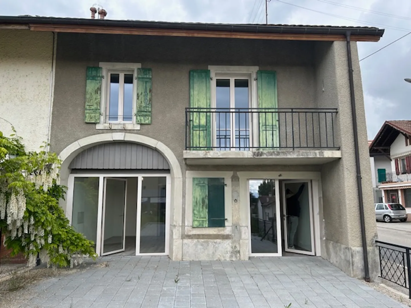 Incantevole appartamento di 2,5 stanze completamente ristrutturato in un'antica stalla a Burtig - Foto 1 di 7