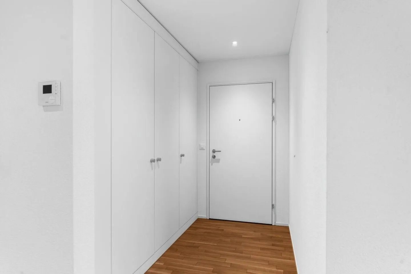 Opportunity: Spacious, modern feel-good place in a central, sunny location... - Photo 8 of 10