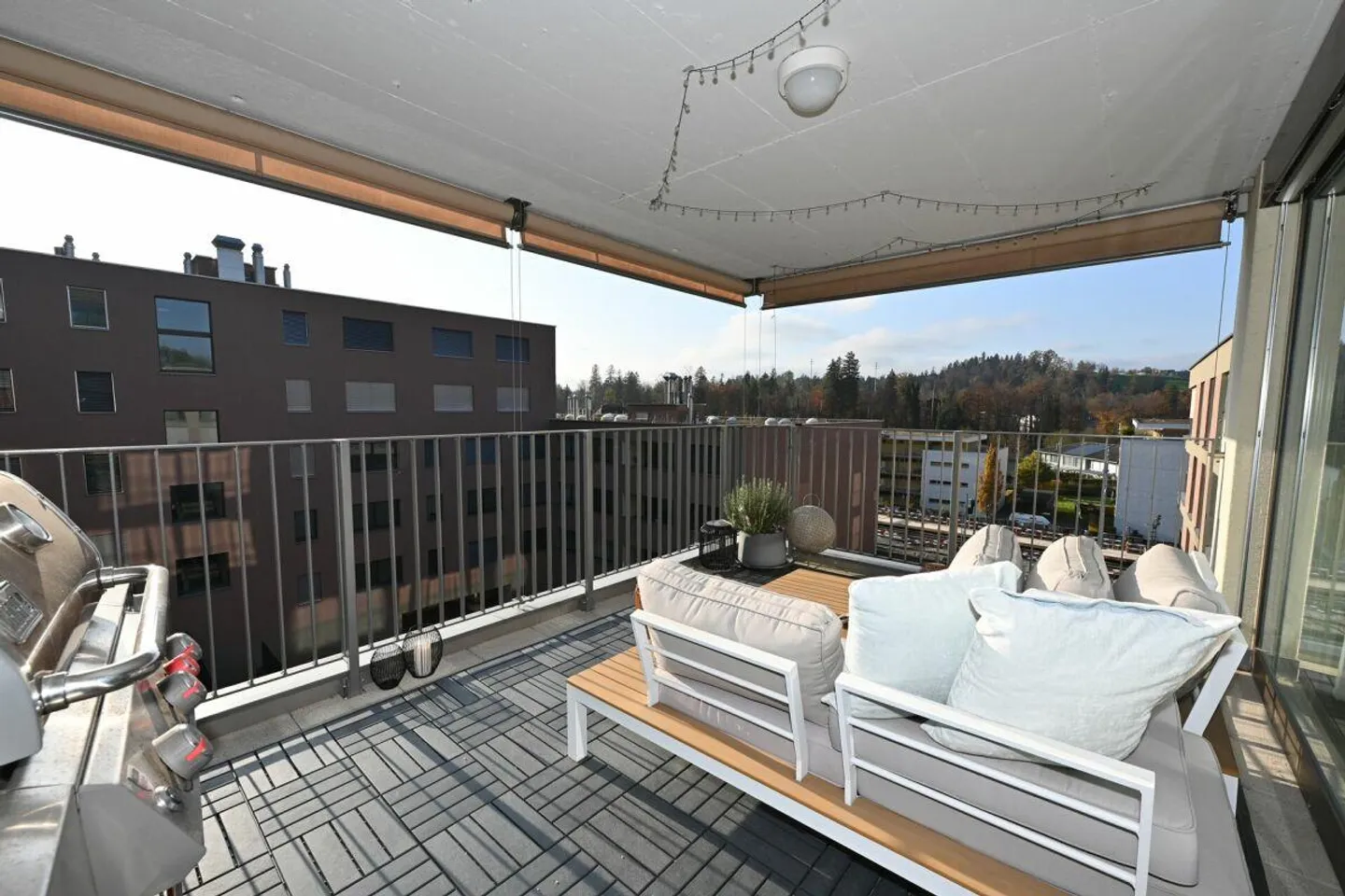 Opportunity: Spacious, modern feel-good place in a central, sunny location... - Photo 9 of 10