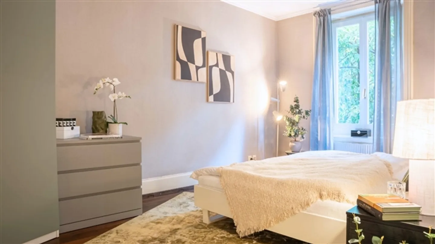 CHARME DE LA BELLE ÉPOQUE - APPARTEMENT BOUTIQUE DE 3,5 PIÈCES / 2 CHAMBRES AVEC SERVICES - Photo 11 sur 11