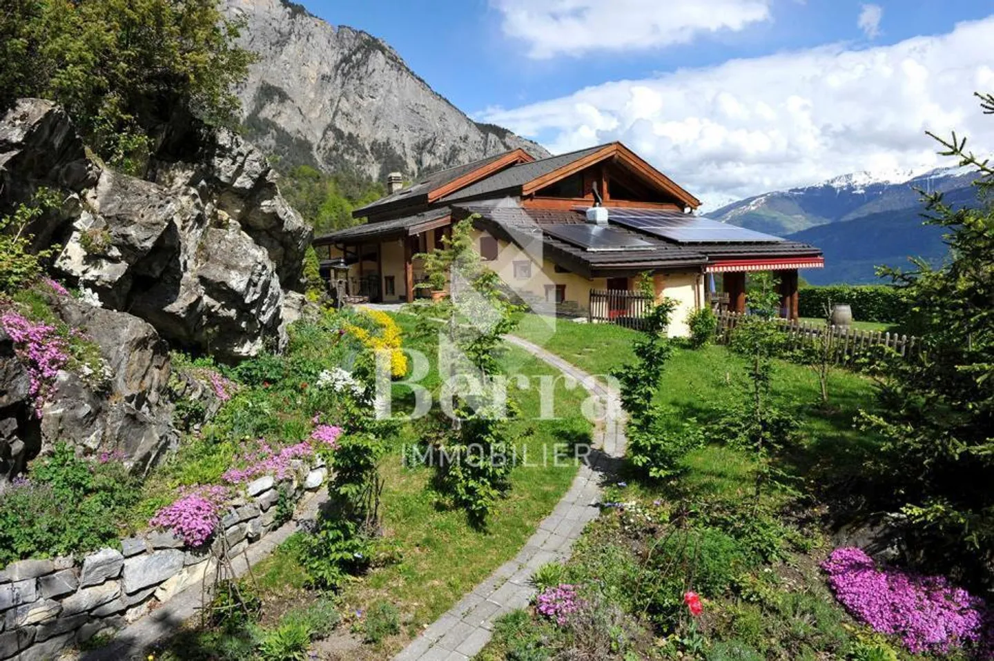 Magnifique maison dans un cadre enchanteur - Photo 1 sur 13