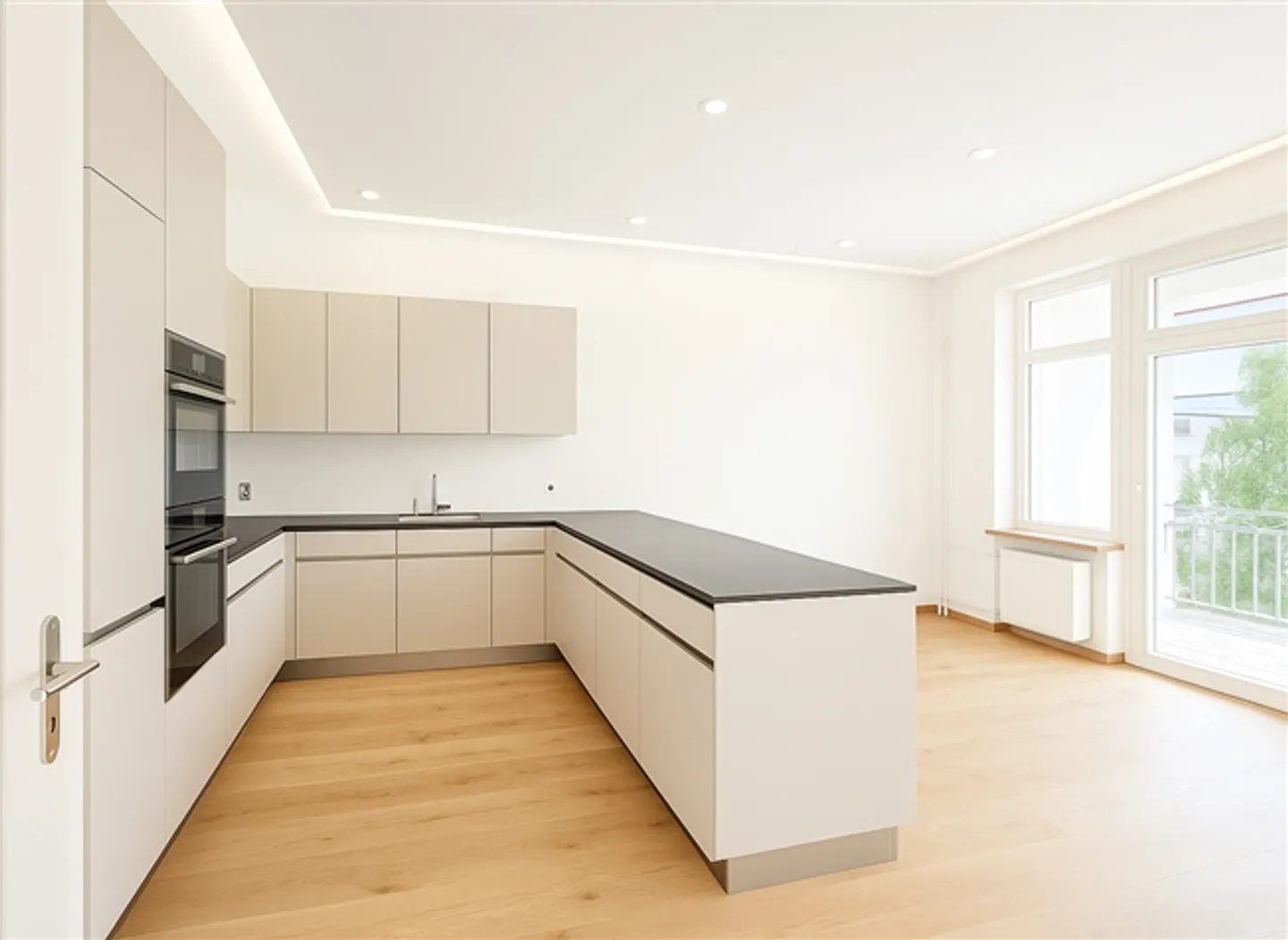 First rental of a dreamlike 5-room old building apartment after complete renovation - Photo 2 of 17