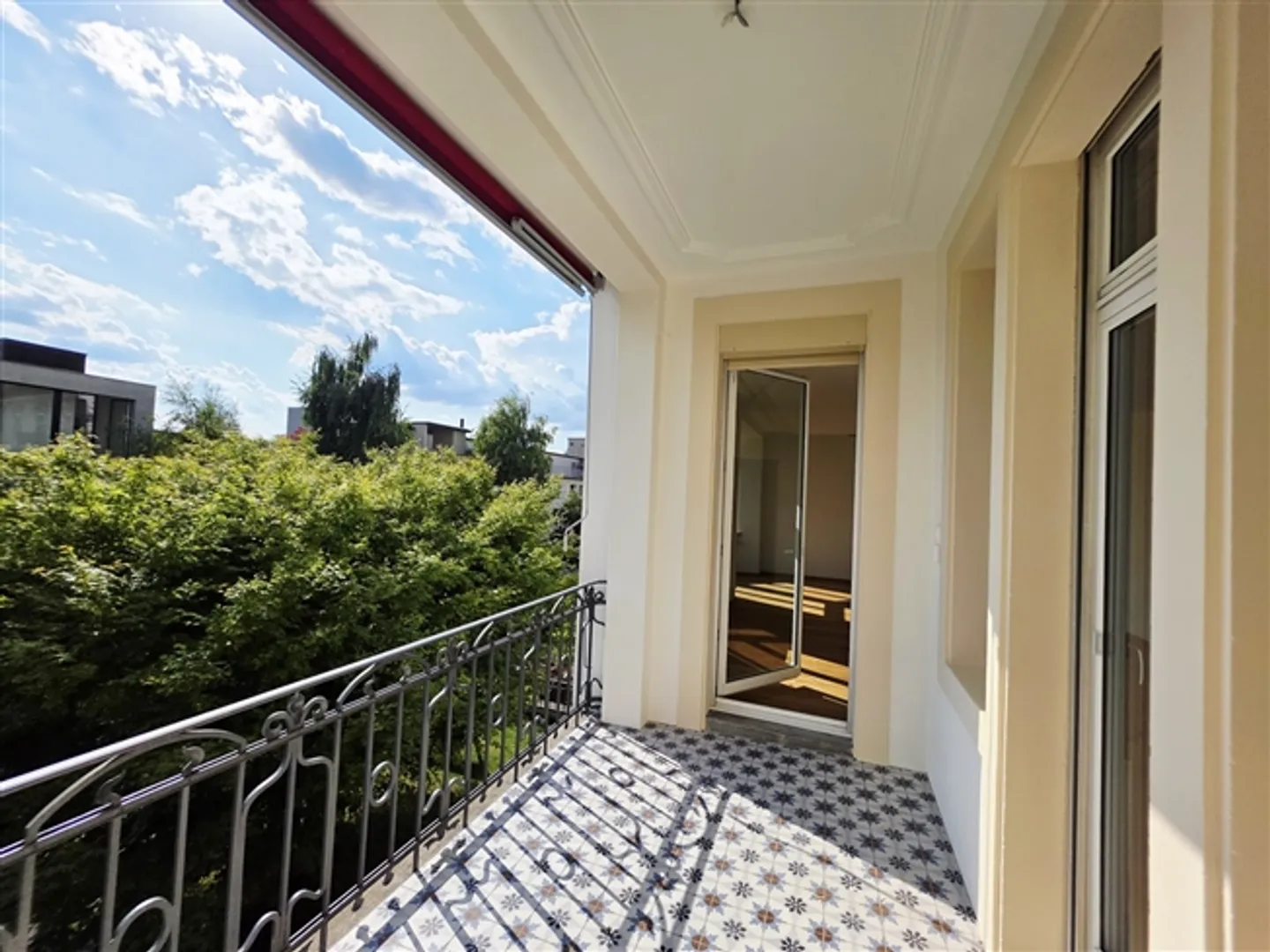 First rental of a dreamlike 5-room old building apartment after complete renovation - Photo 3 of 17