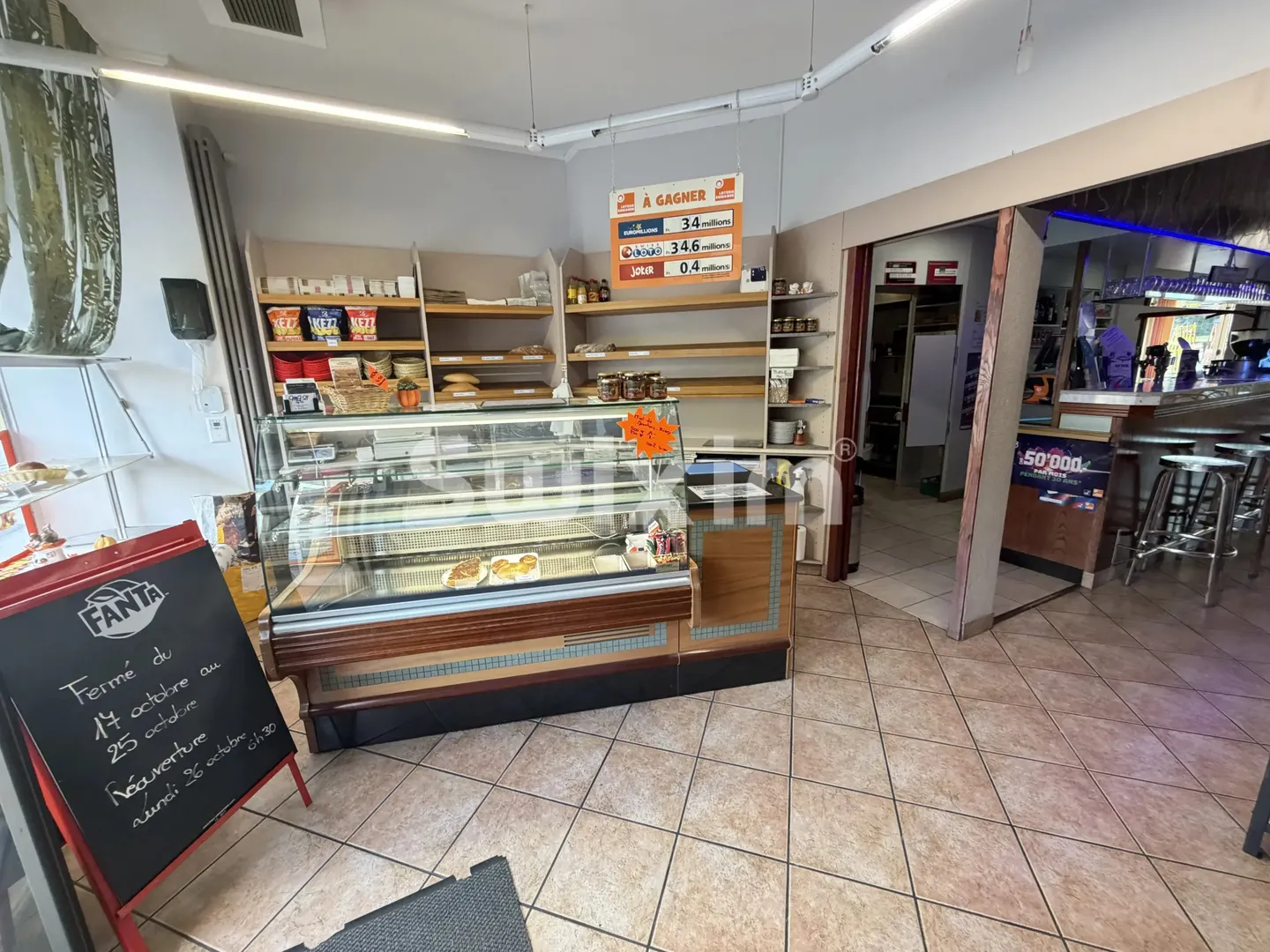 Commercial Space in Prime Location - Photo 4 of 11