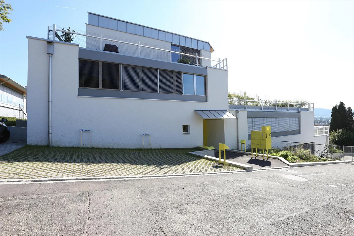 3.5 Room Apartment in Therwil - Photo 1 of 9