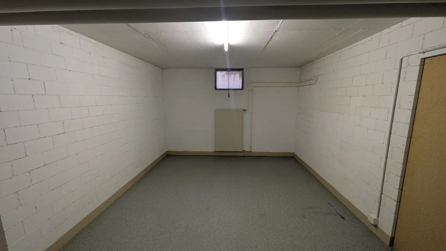 Spacious Storage Room in Fehraltorf - Photo 5 of 13