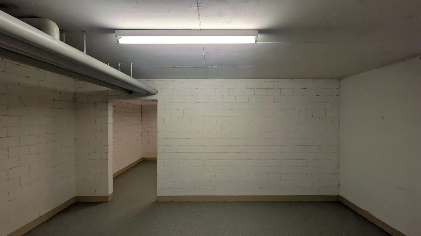 Spacious Storage Room in Fehraltorf - Photo 6 of 13